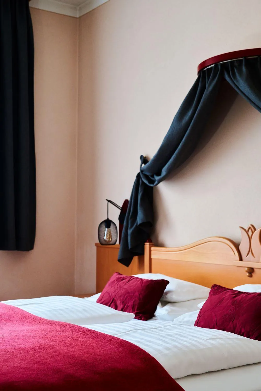 Bed in Hotel Garni Thermenoase