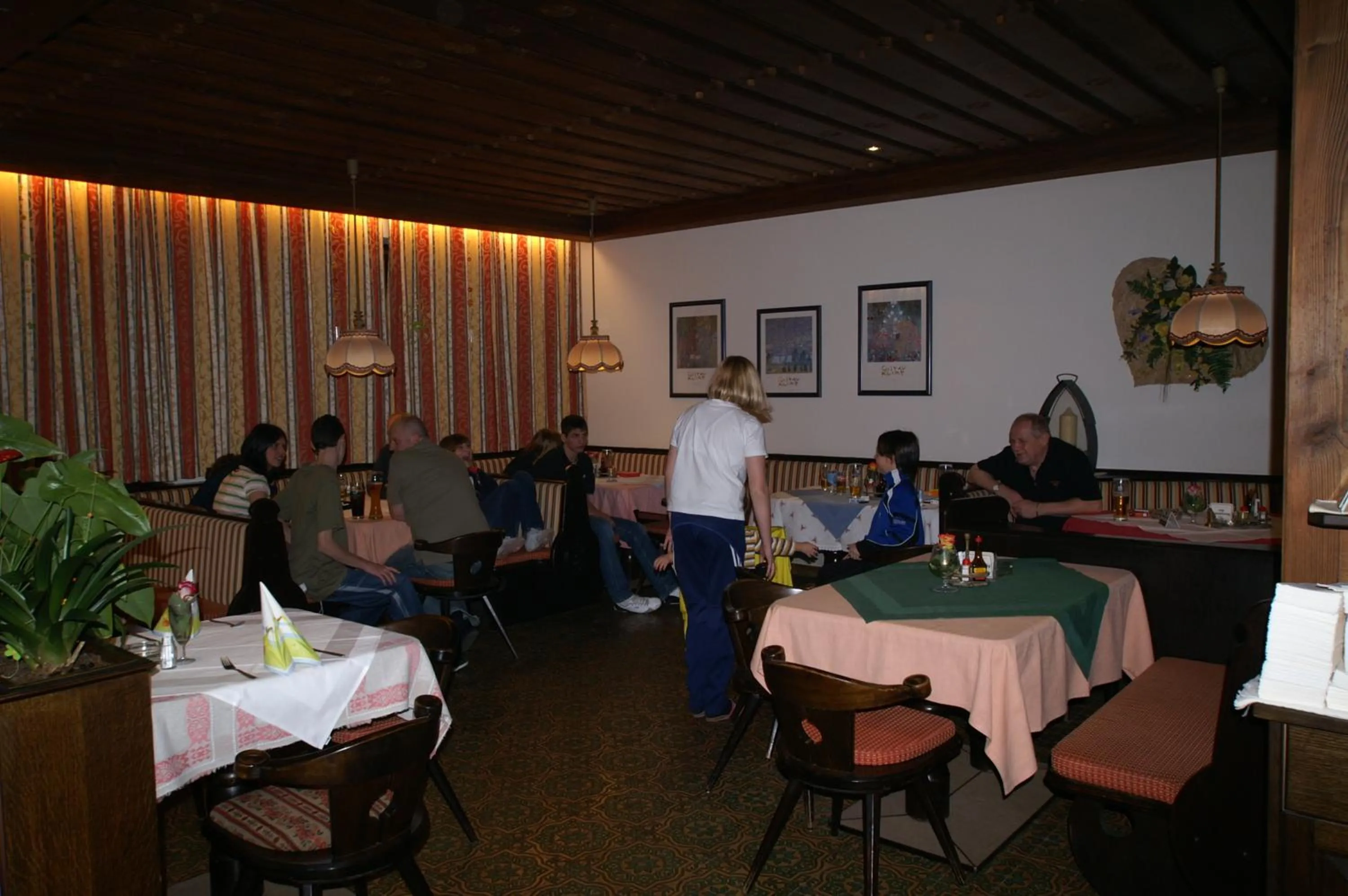 Restaurant/places to eat in Gasthof zur Post