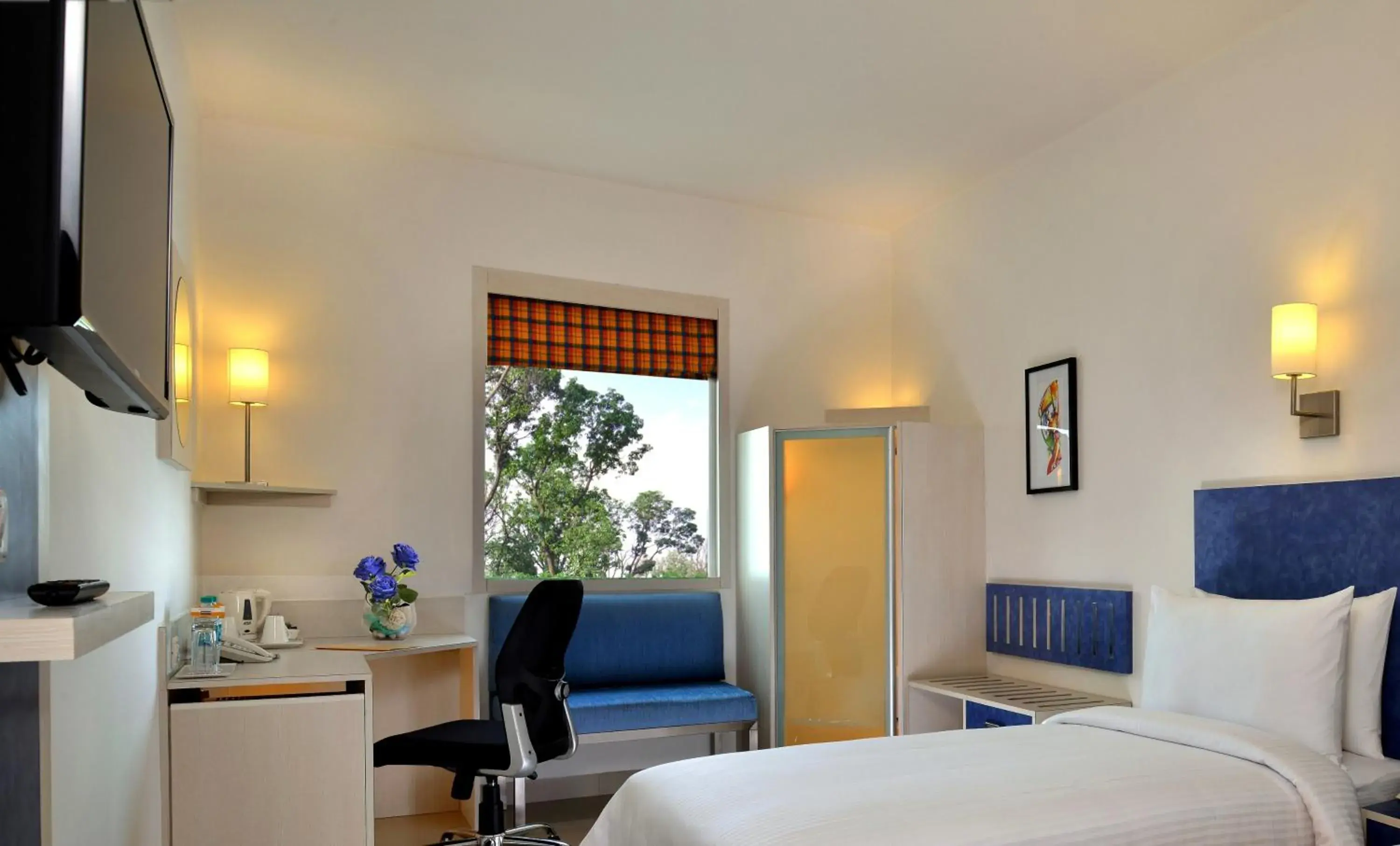 Bedroom, Bed in Red Fox by Lemon Tree Hotels, Bhiwadi Bedroom, Bed in Red Fox by Lemon Tree Hotels, Bhiwadi