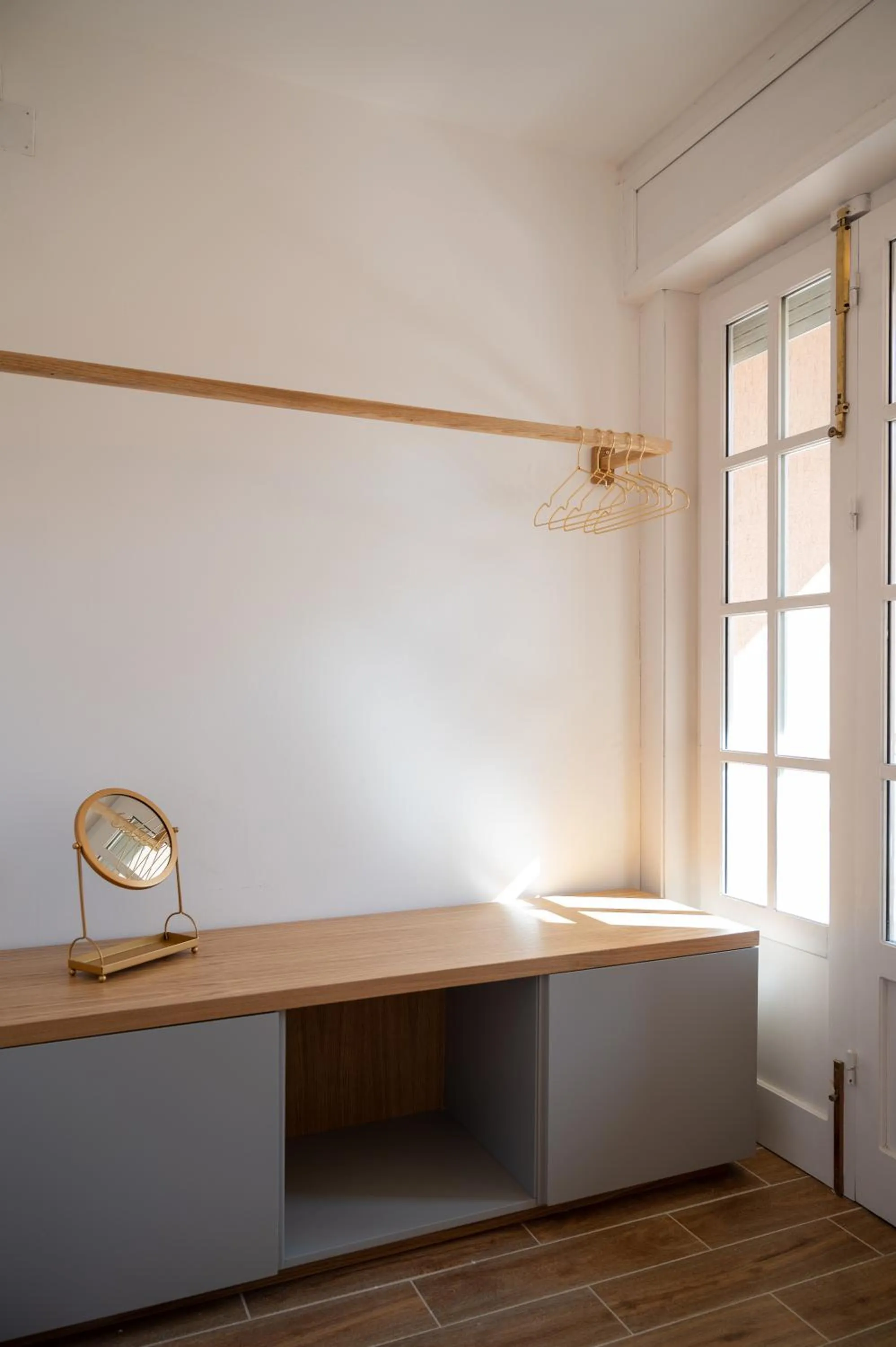 wardrobe in Villa Megna - Green Paradise B&B