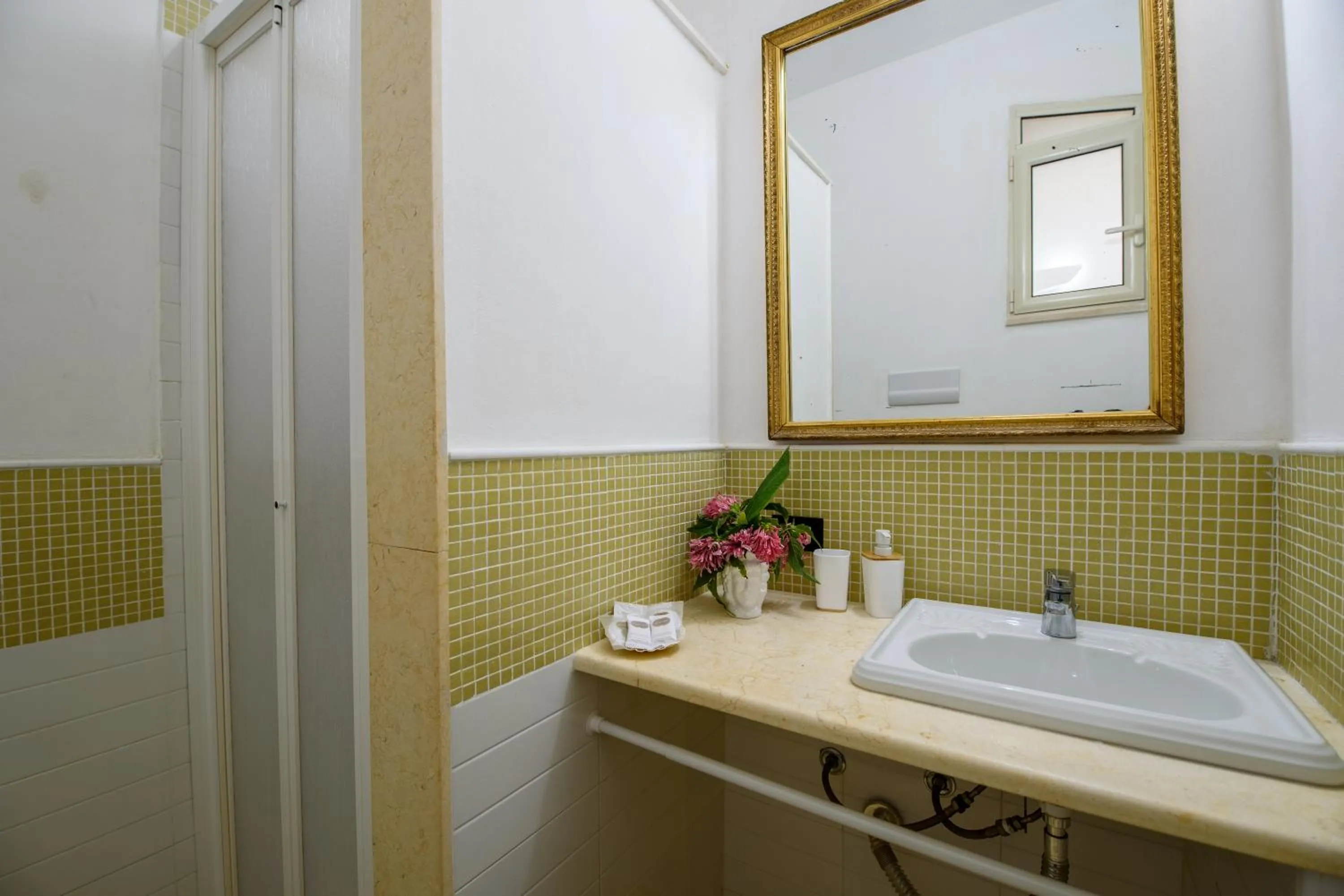 Bathroom in Villa Megna - Green Paradise B&B
