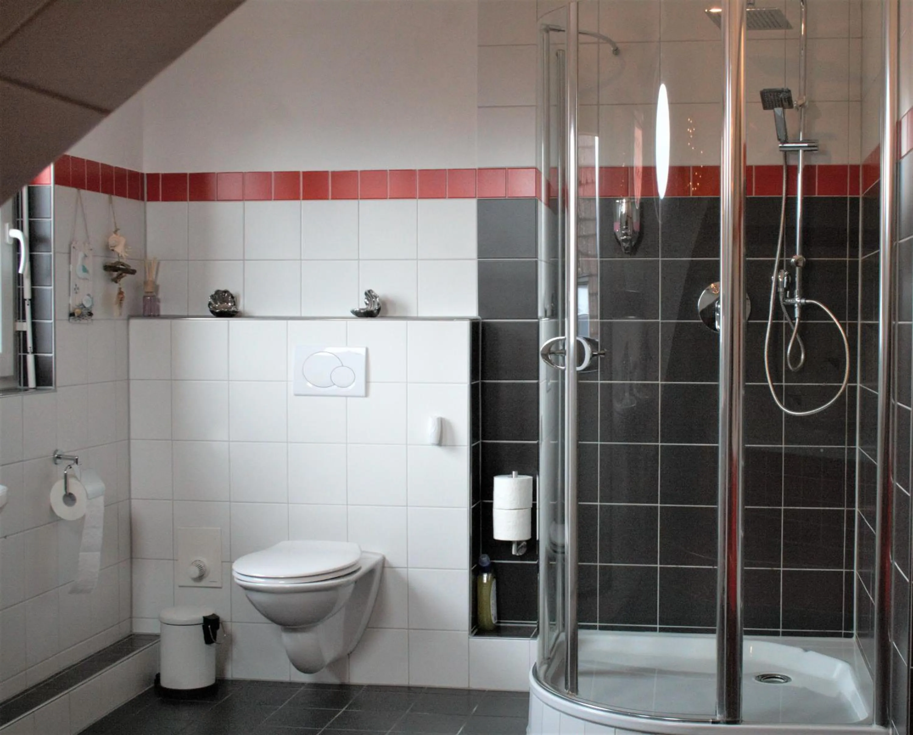 Shower in Rust-Fewo-Hotel