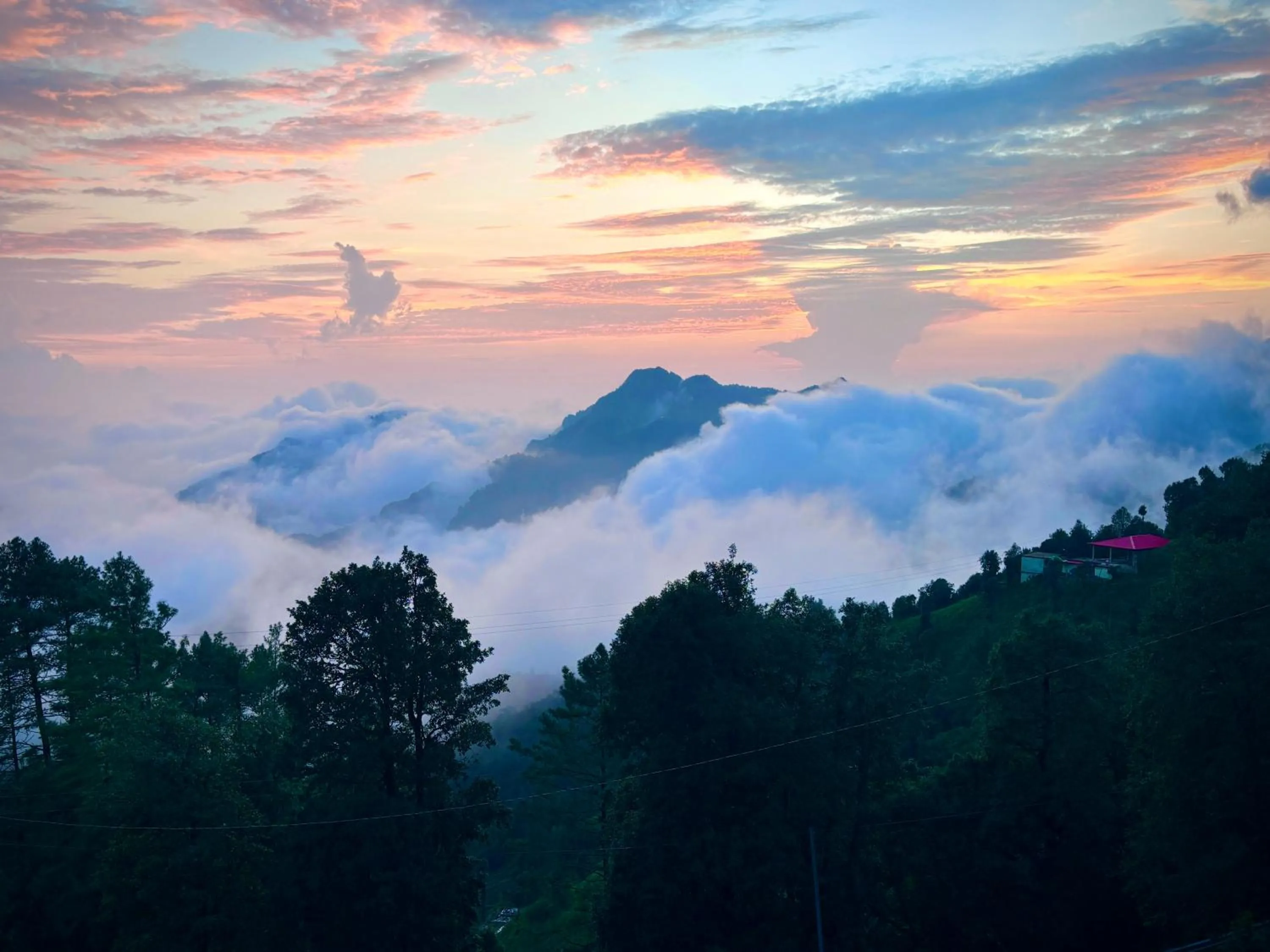 Day in The Green Valley Resort Kanatal