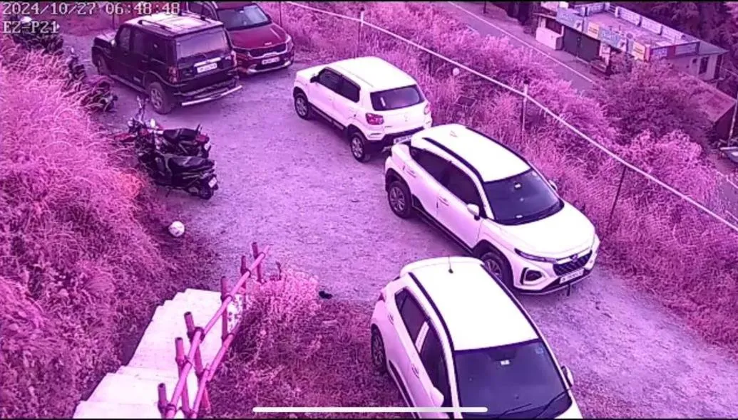 Parking in The Green Valley Resort Kanatal