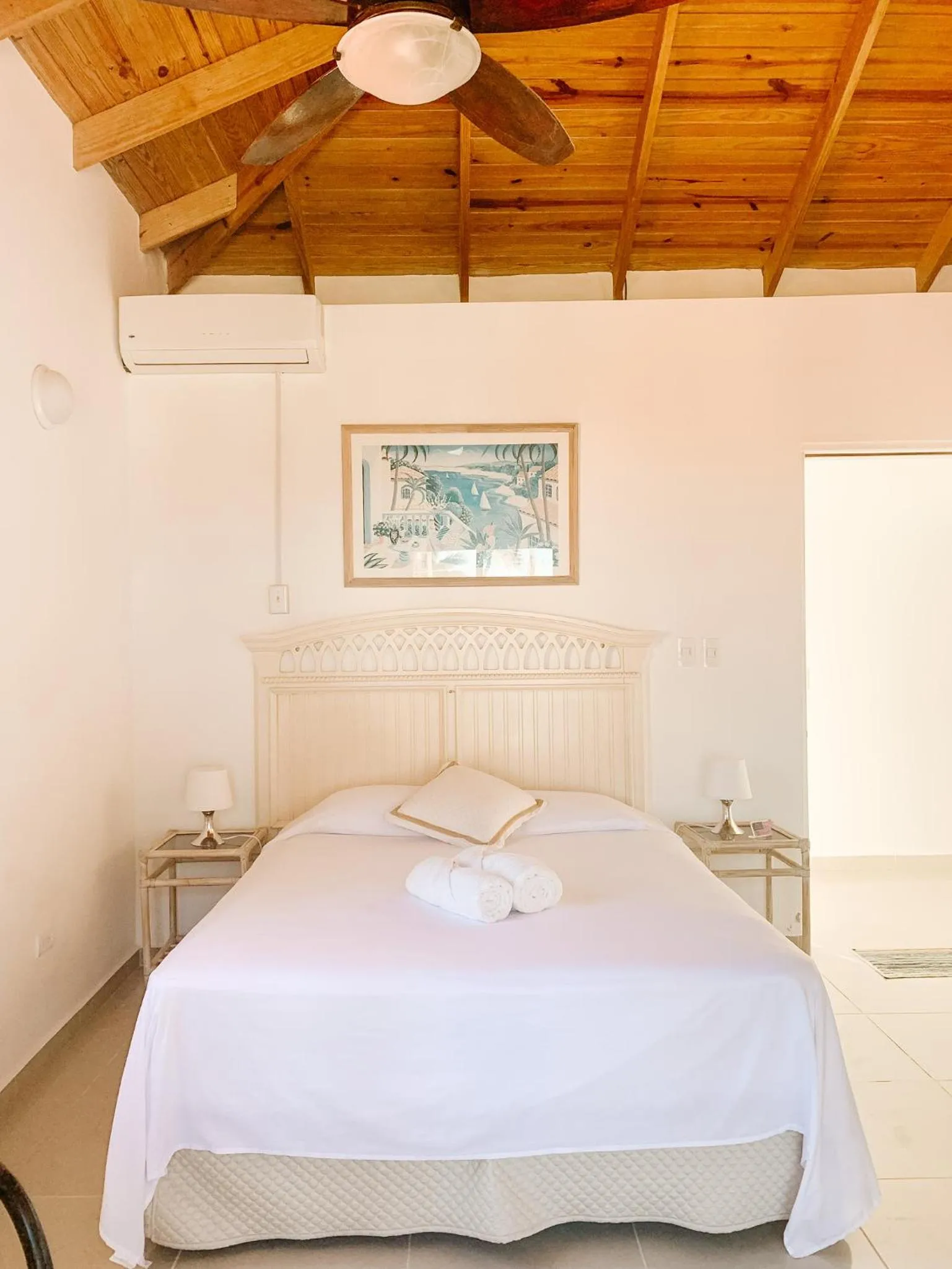 Bed in Brisas Doradas Beachfront Villa