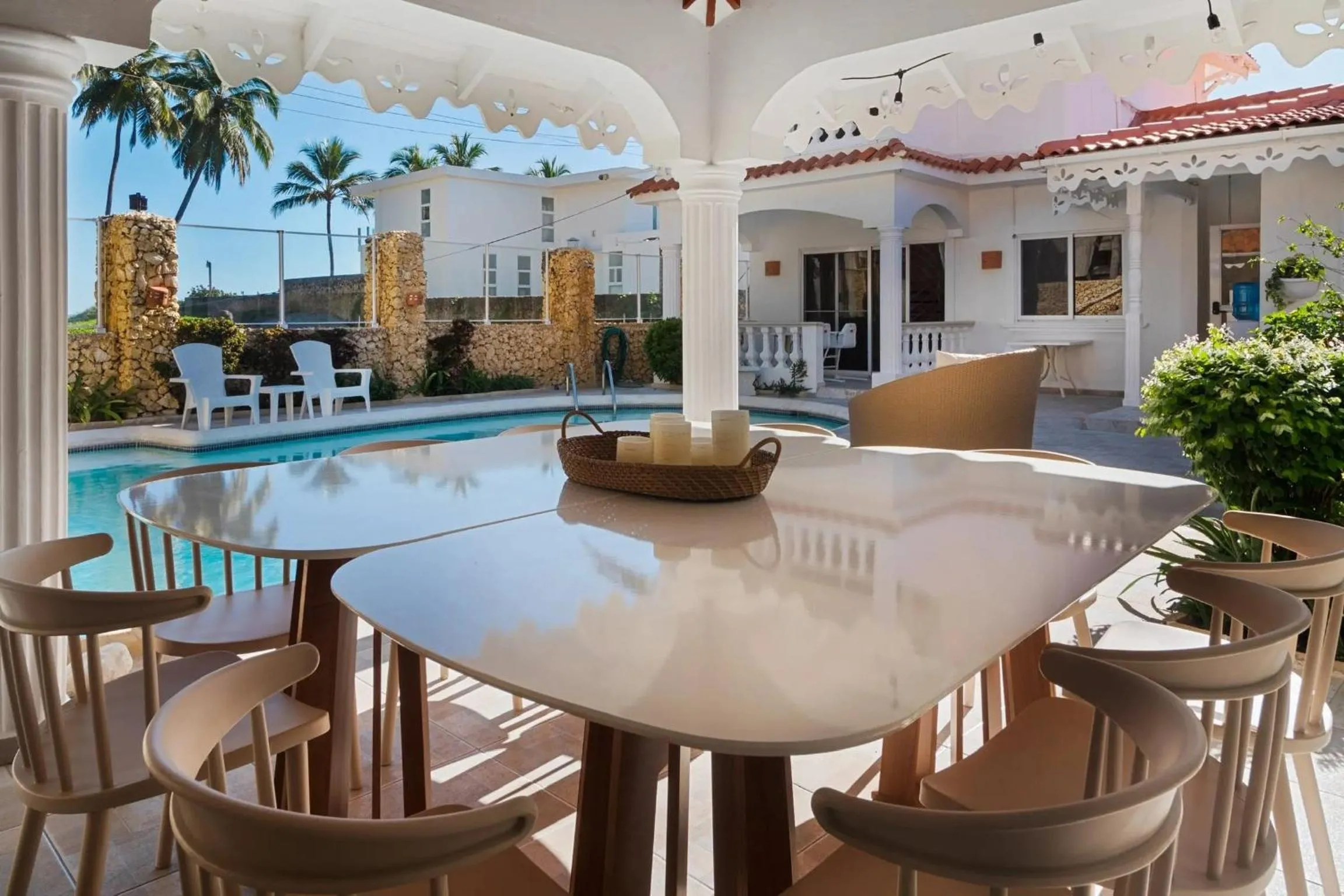 Dining area in Brisas Doradas Beachfront Villa