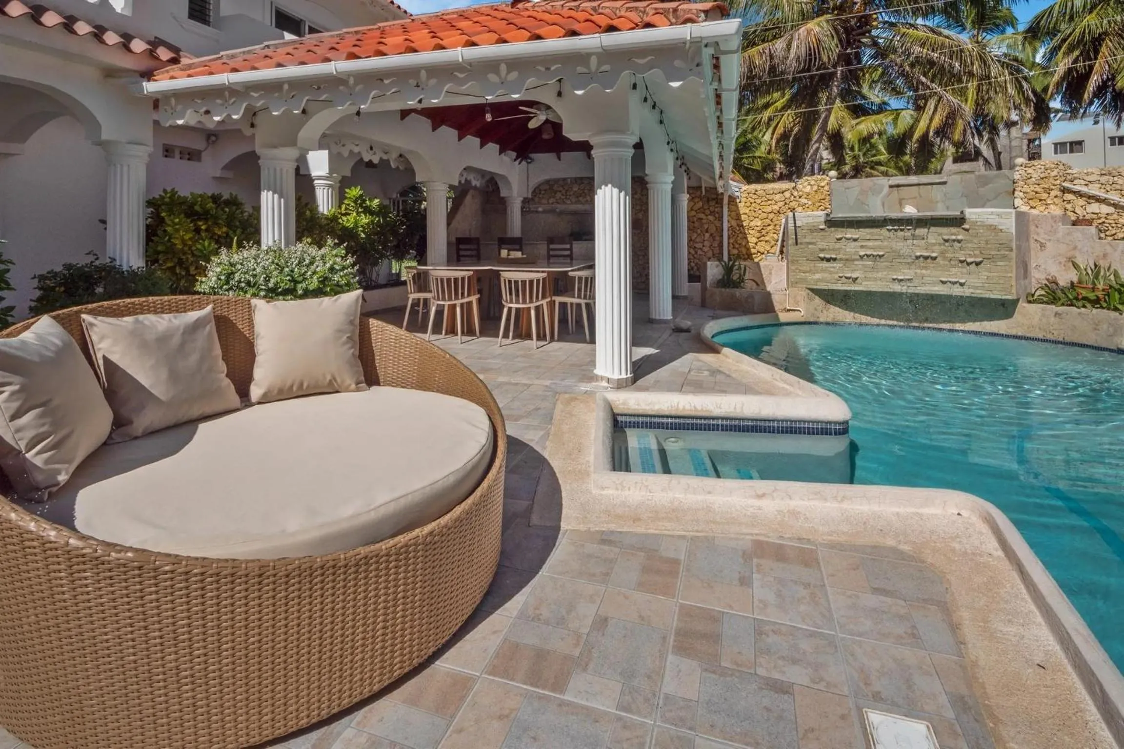 Swimming pool in Brisas Doradas Beachfront Villa