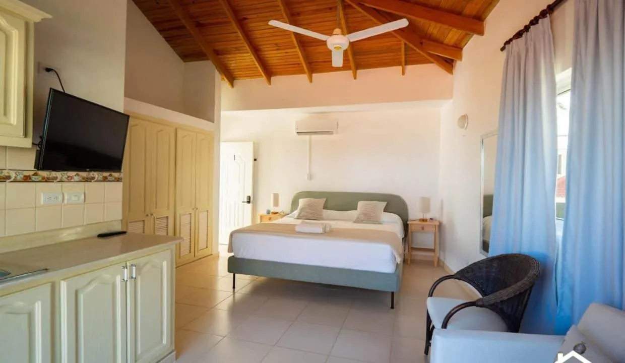 Photo of the whole room, Bed in Brisas Doradas Beachfront Villa