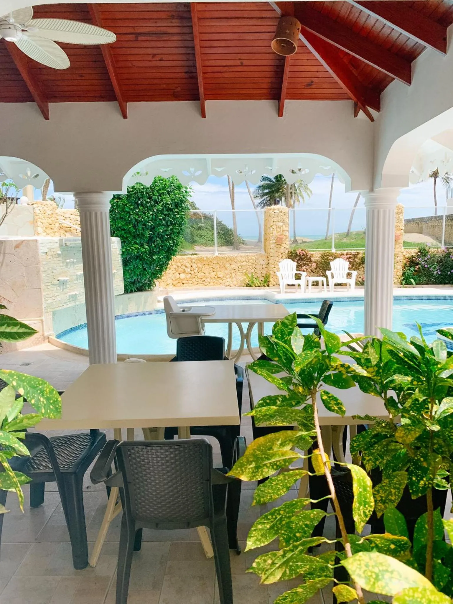 Dining area in Brisas Doradas Beachfront Villa