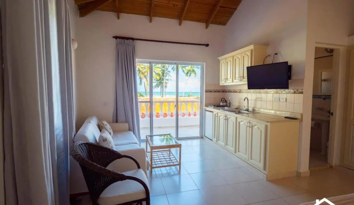 Kitchen or kitchenette in Brisas Doradas Beachfront Villa
