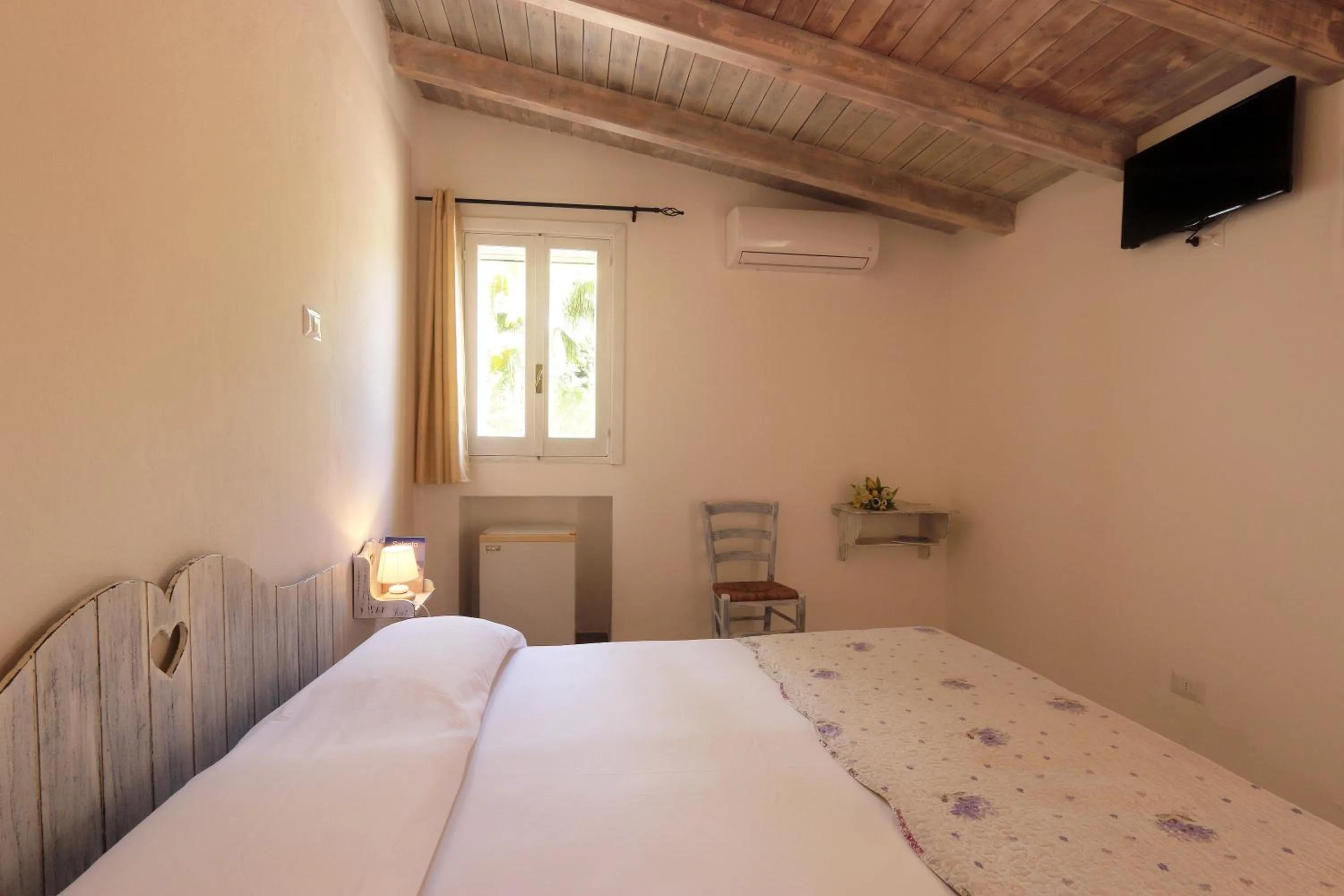 Bed in Allu Ruvezzu