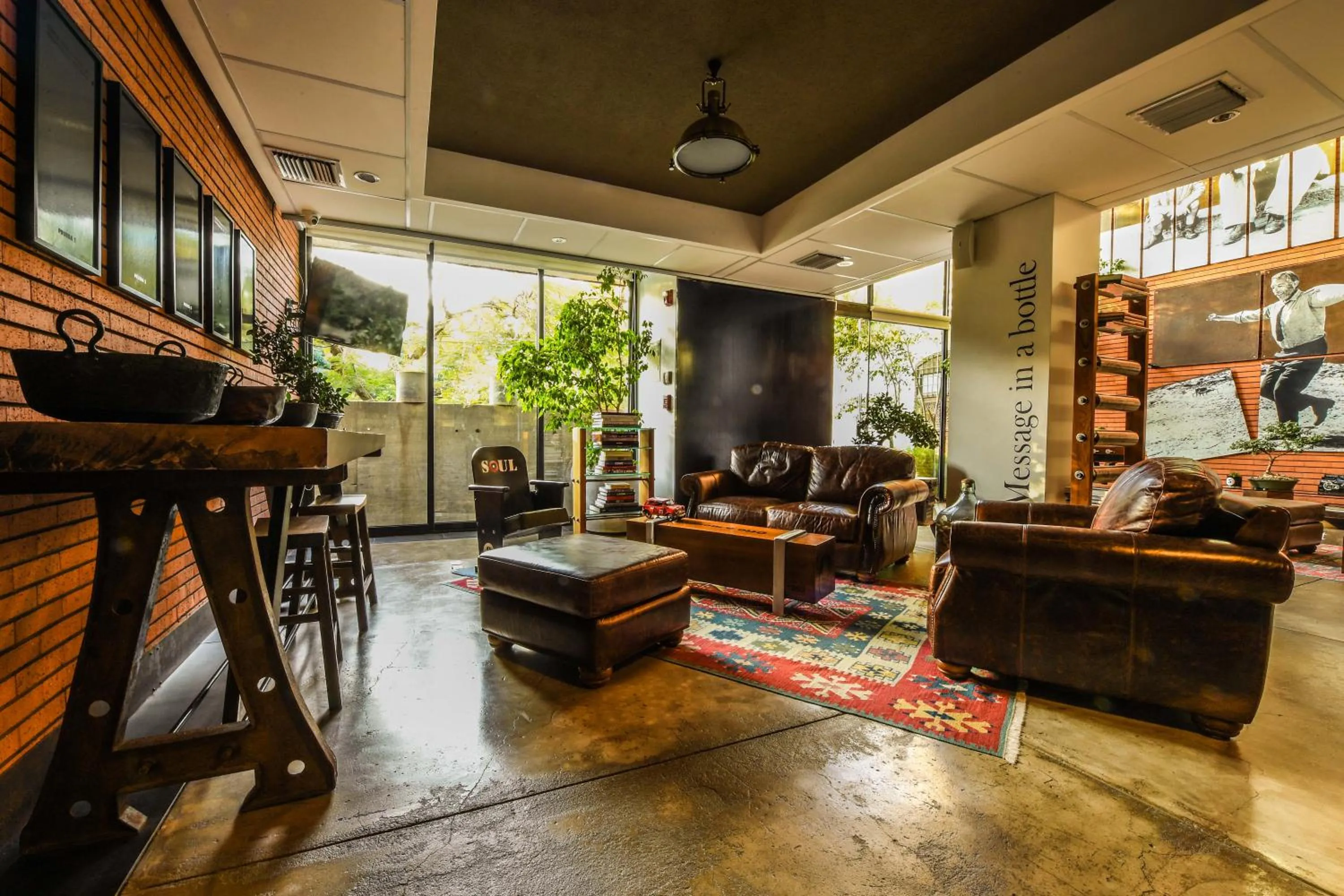 Communal lounge/ TV room in Alfonsina Hotel Boutique