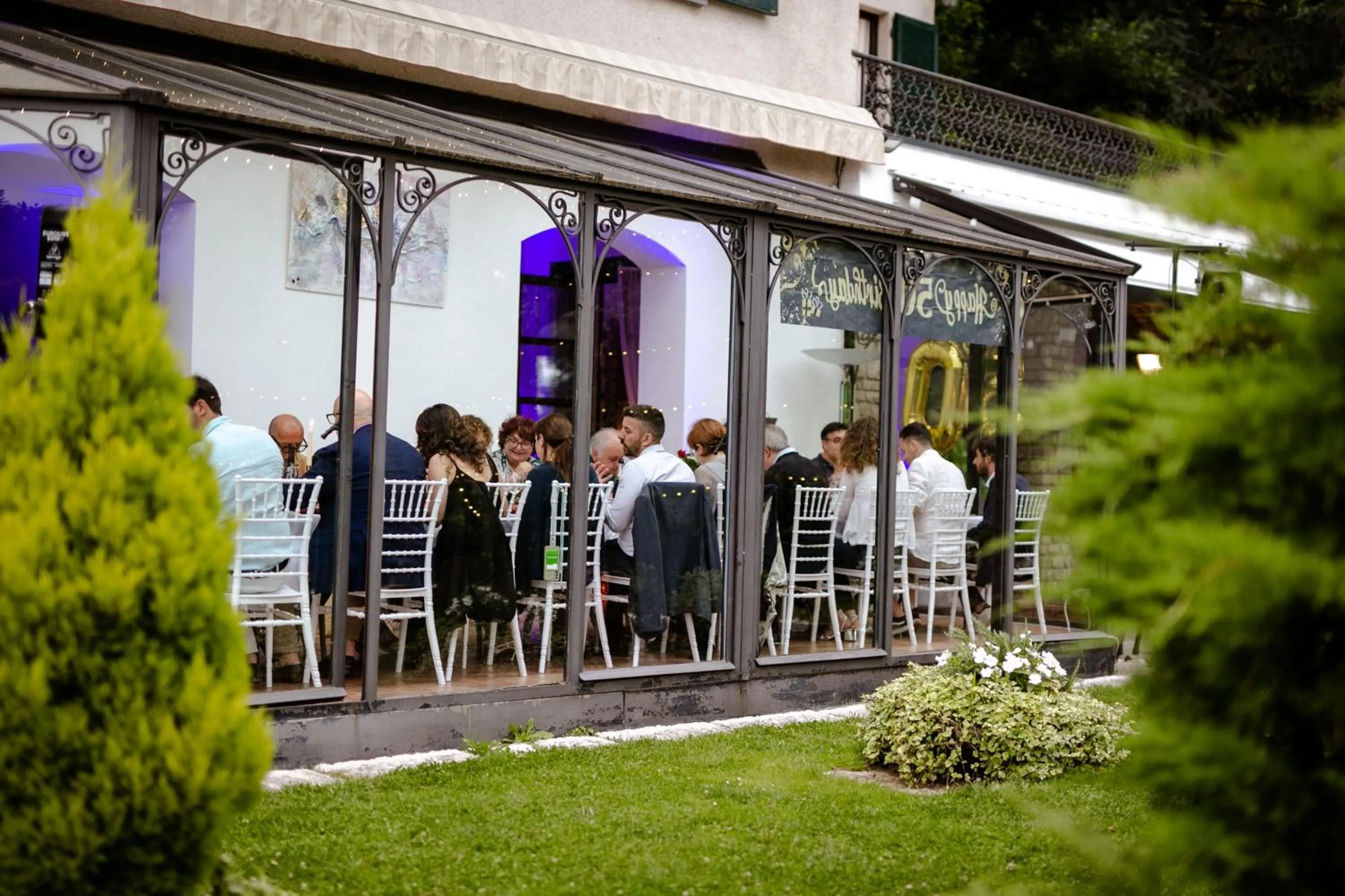 Garden view in Villa Sofia luxury home between Como and MIlano