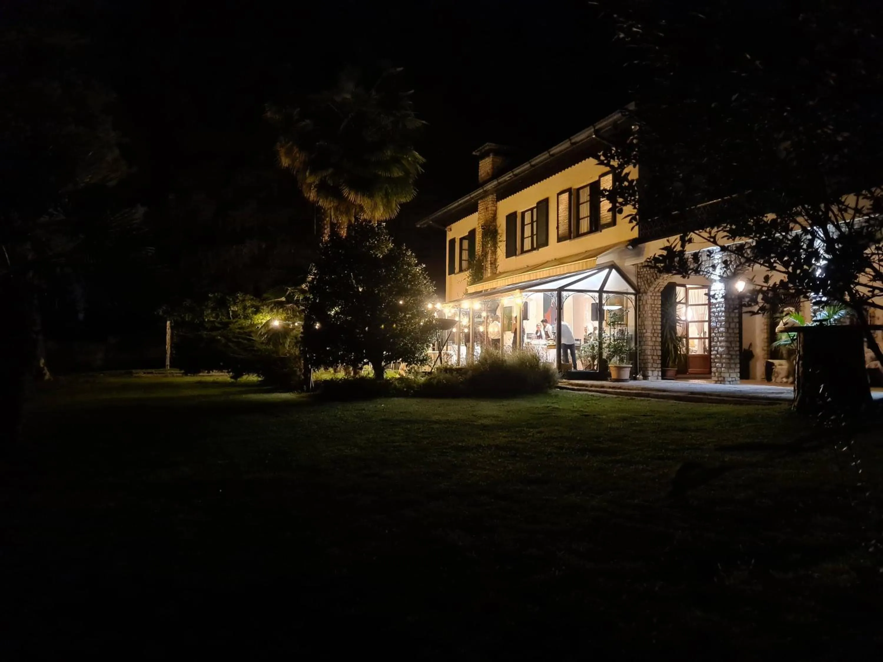 Garden in Villa Sofia luxury home between Como and MIlano