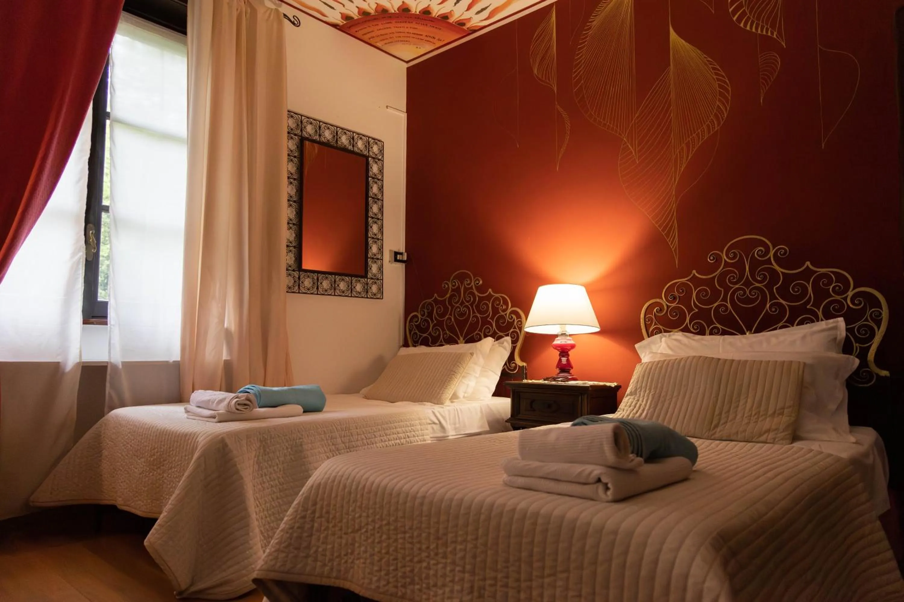 Bed in Villa Sofia luxury home between Como and MIlano