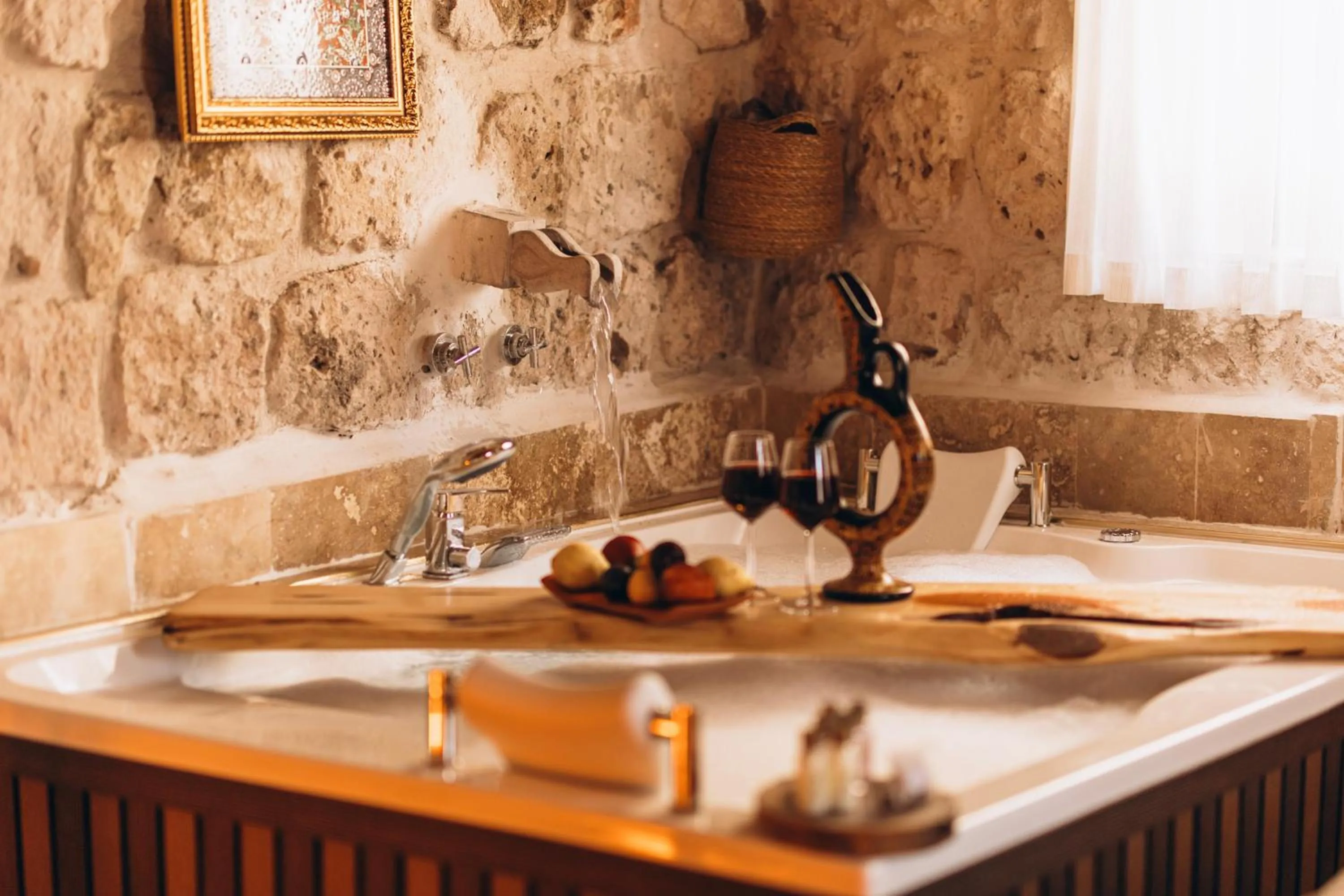 Hot Tub in İsadora Cave Cappadocia