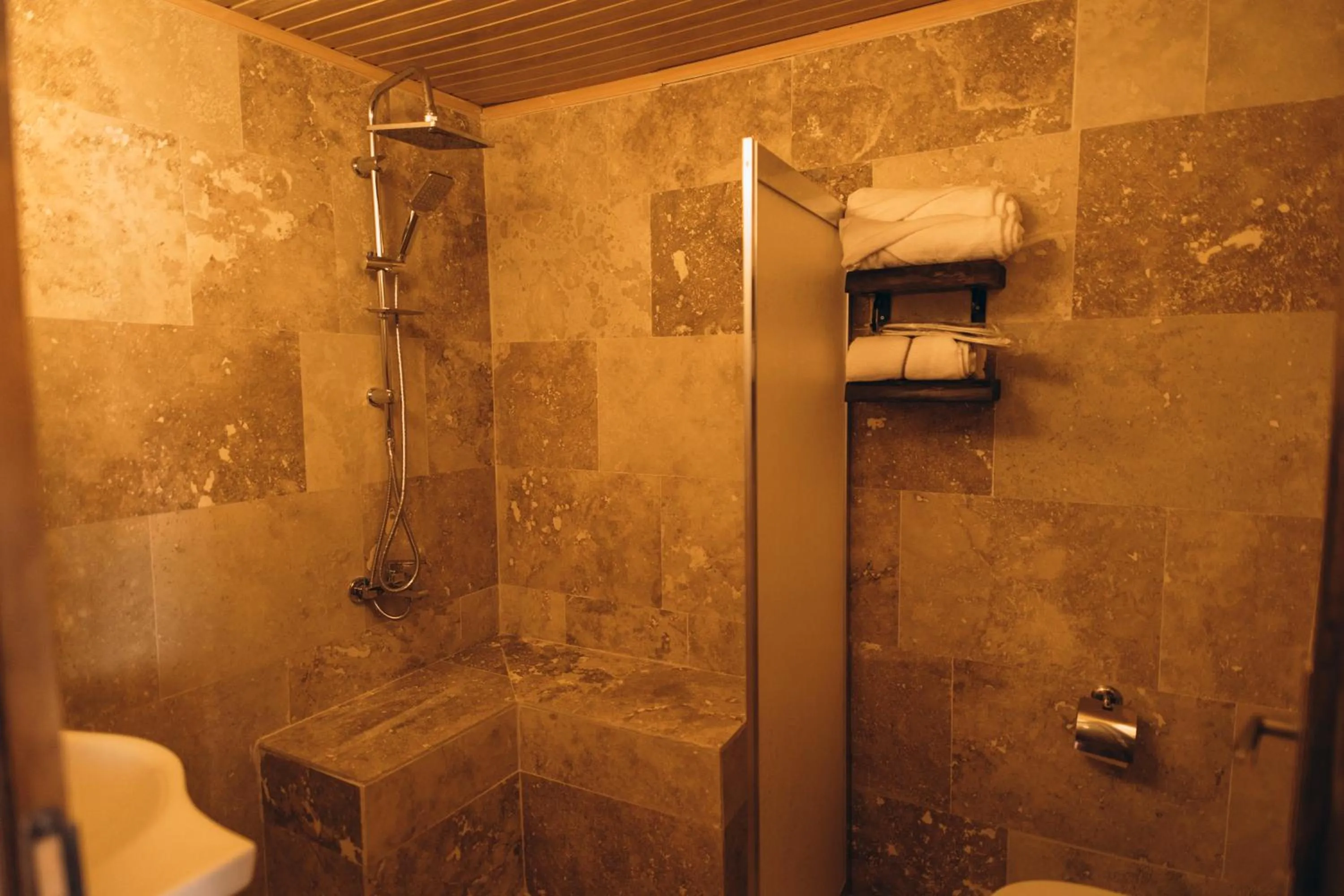 Shower in İsadora Cave Cappadocia