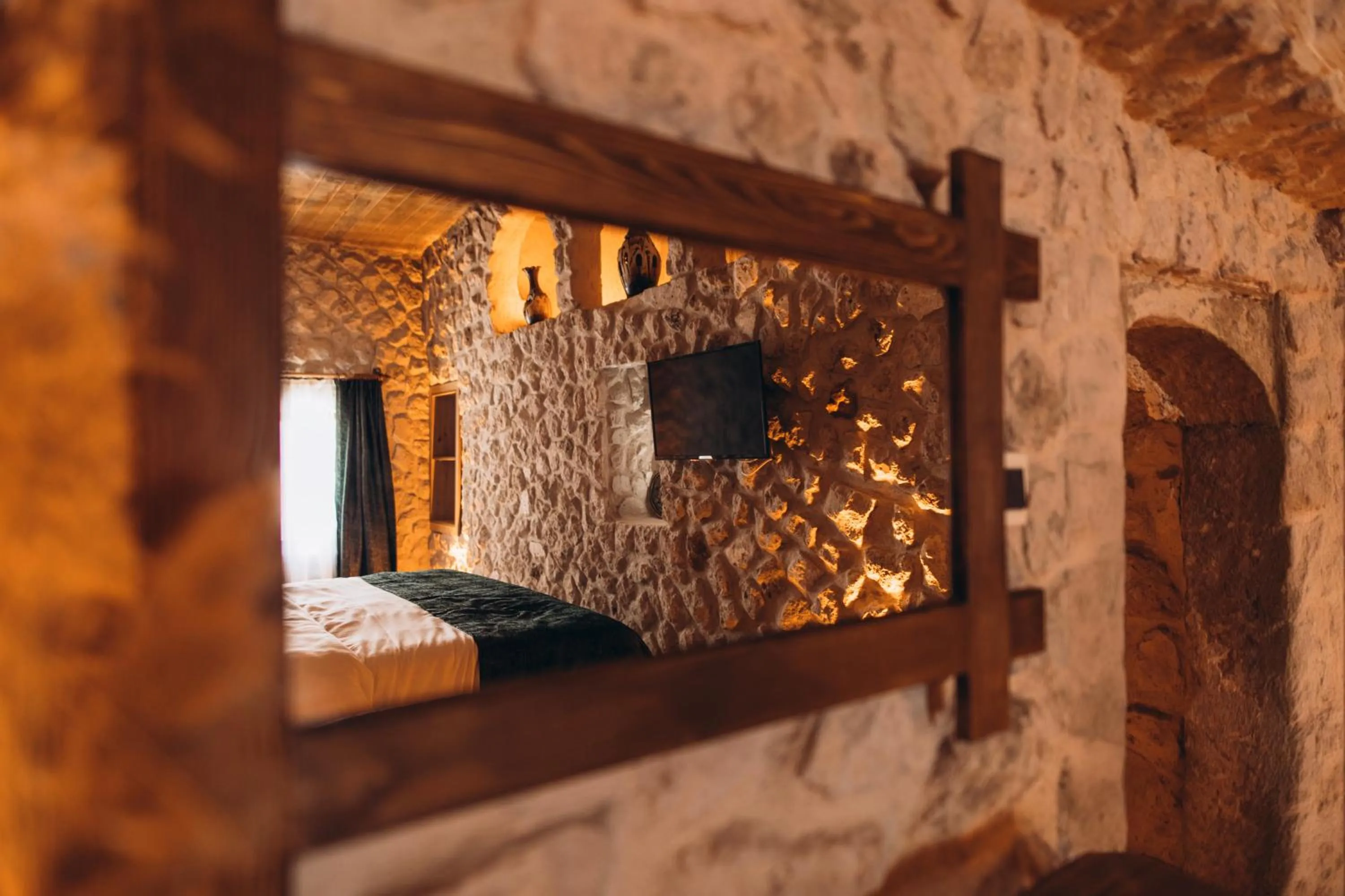 Photo of the whole room, Bed in İsadora Cave Cappadocia