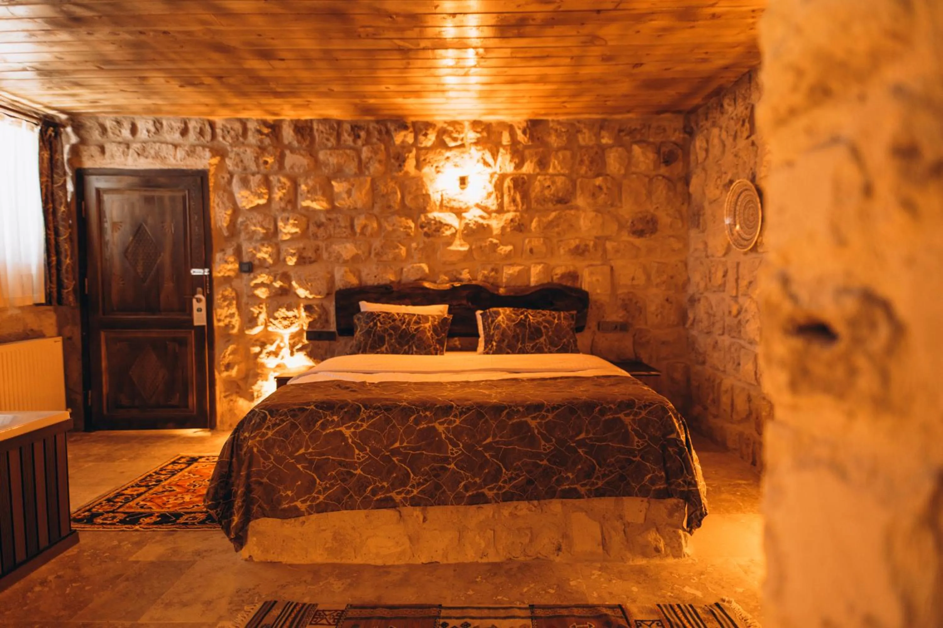 Bed in İsadora Cave Cappadocia