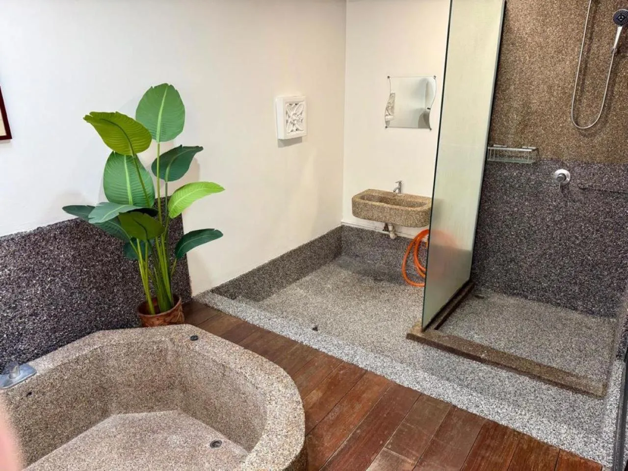 Shower in Ardour Lodge "B" Wing