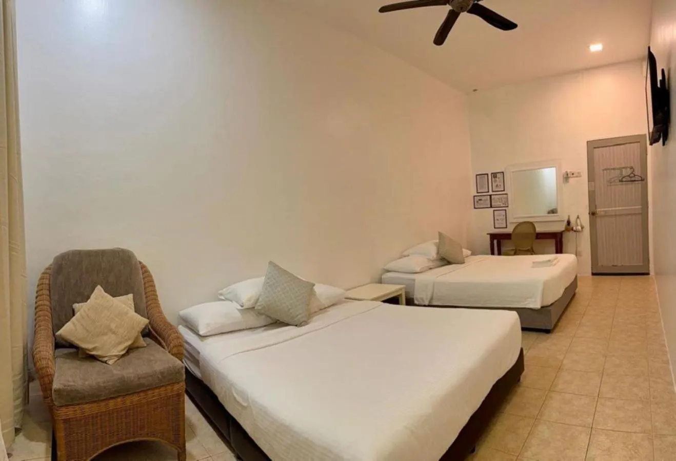 Bedroom, Bed in Ardour Lodge "B" Wing