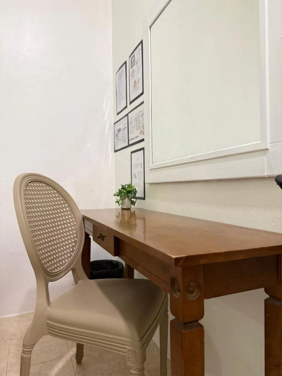 Seating area in Ardour Lodge "B" Wing