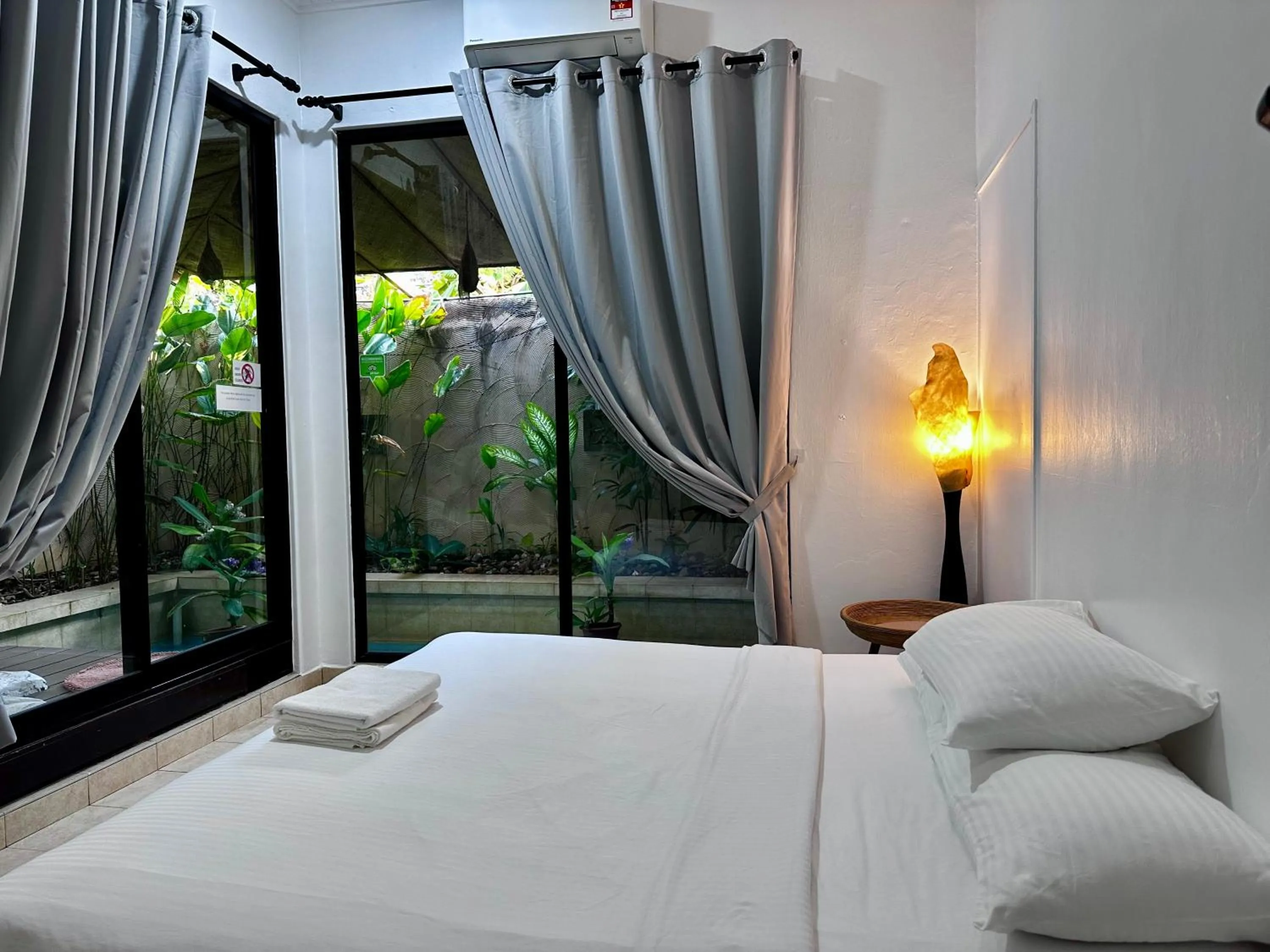 Bed in Ardour Lodge "B" Wing