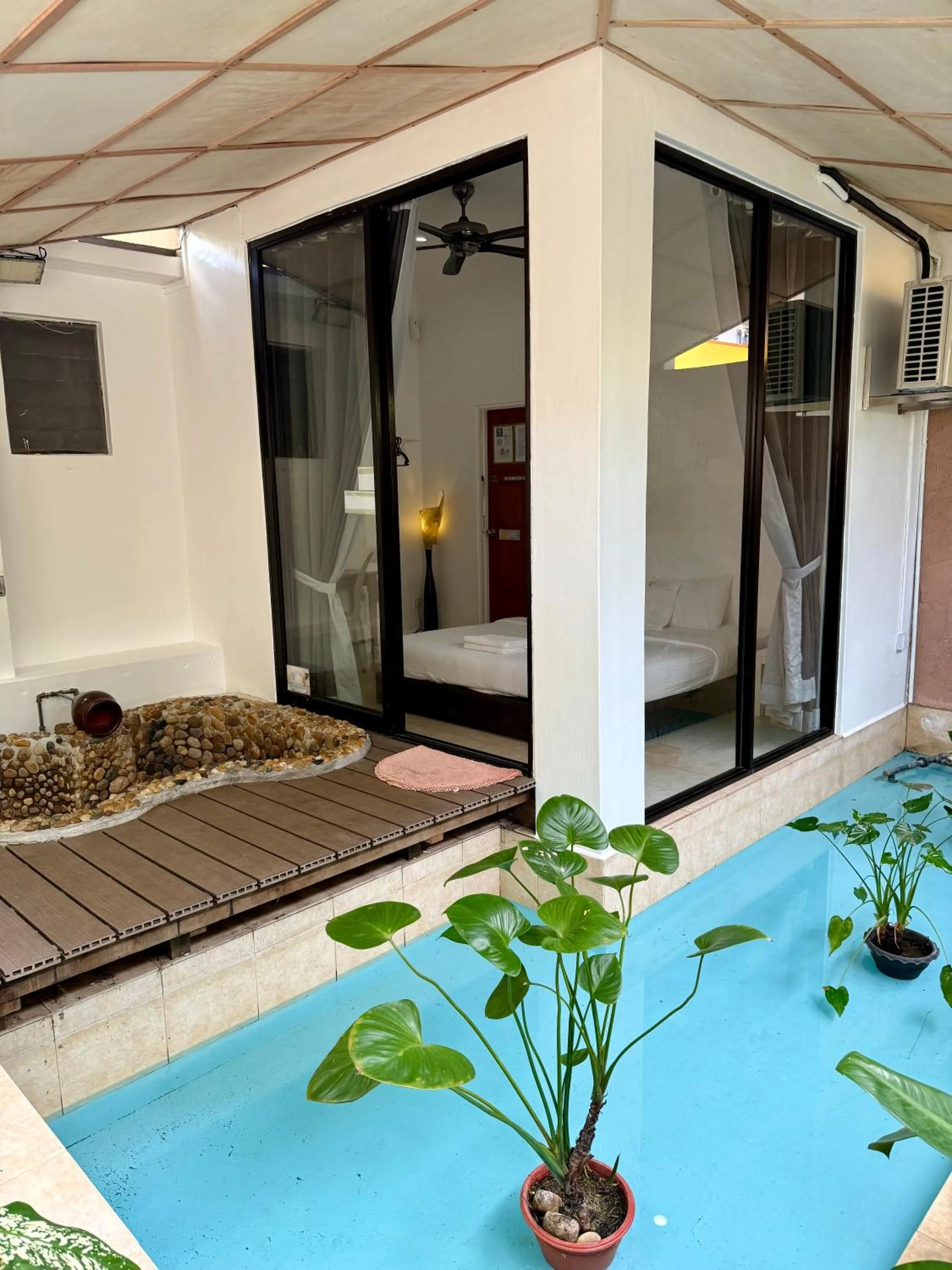 Patio in Ardour Lodge "B" Wing