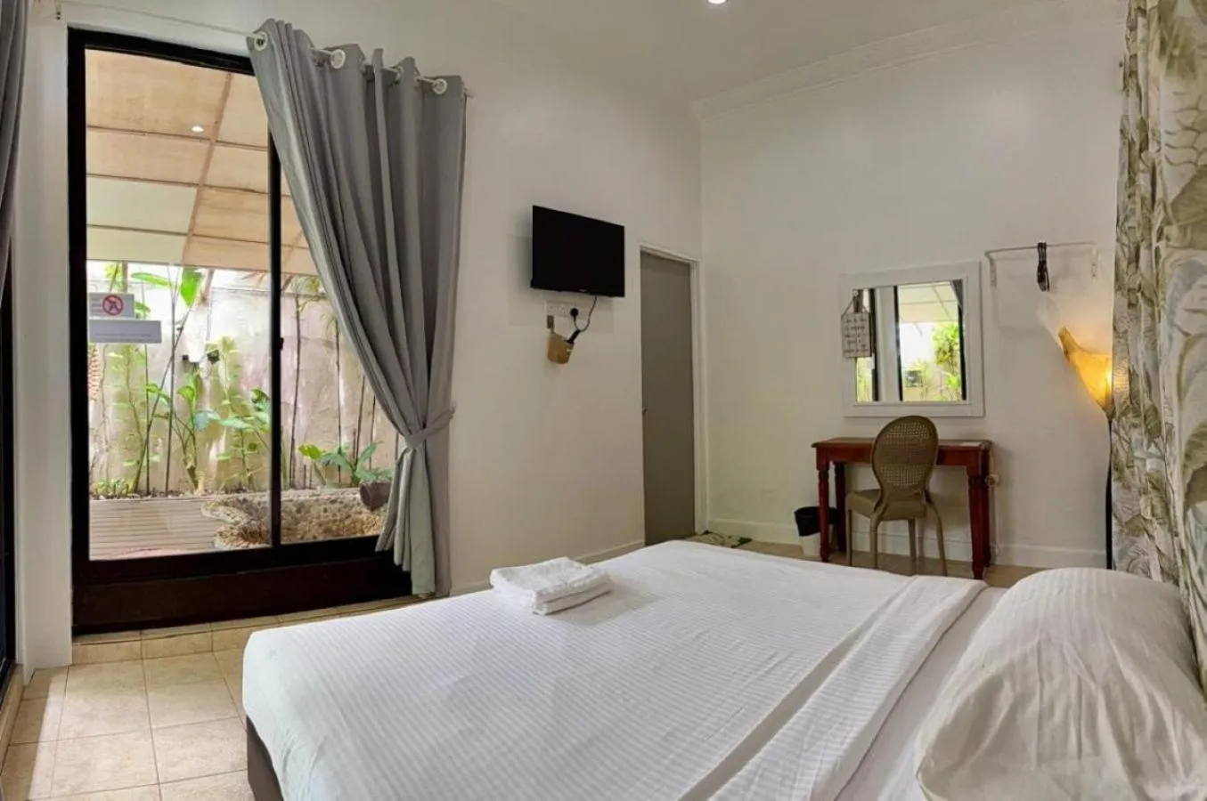 Bed in Ardour Lodge "B" Wing