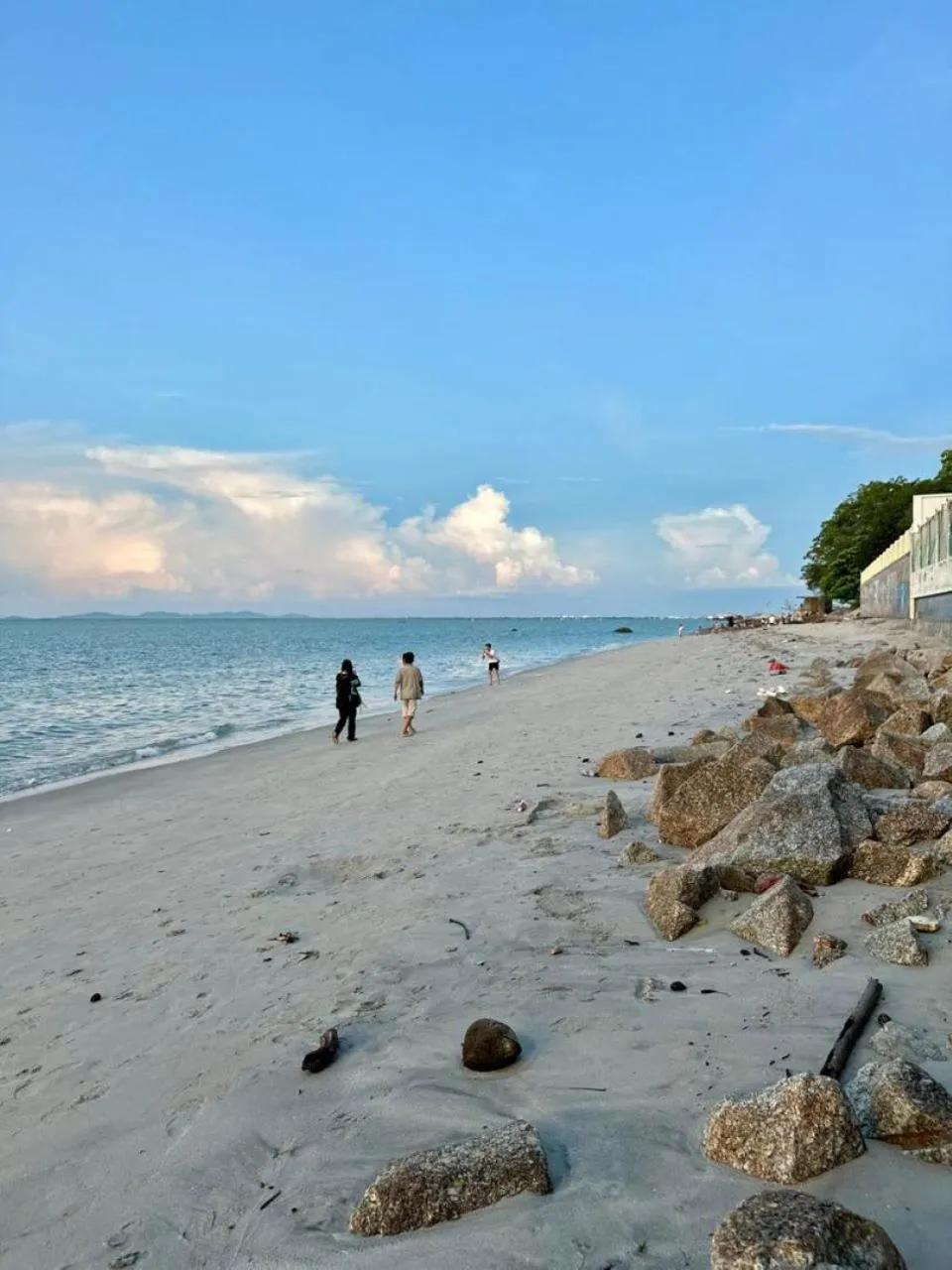 Beach in Ardour Lodge "B" Wing