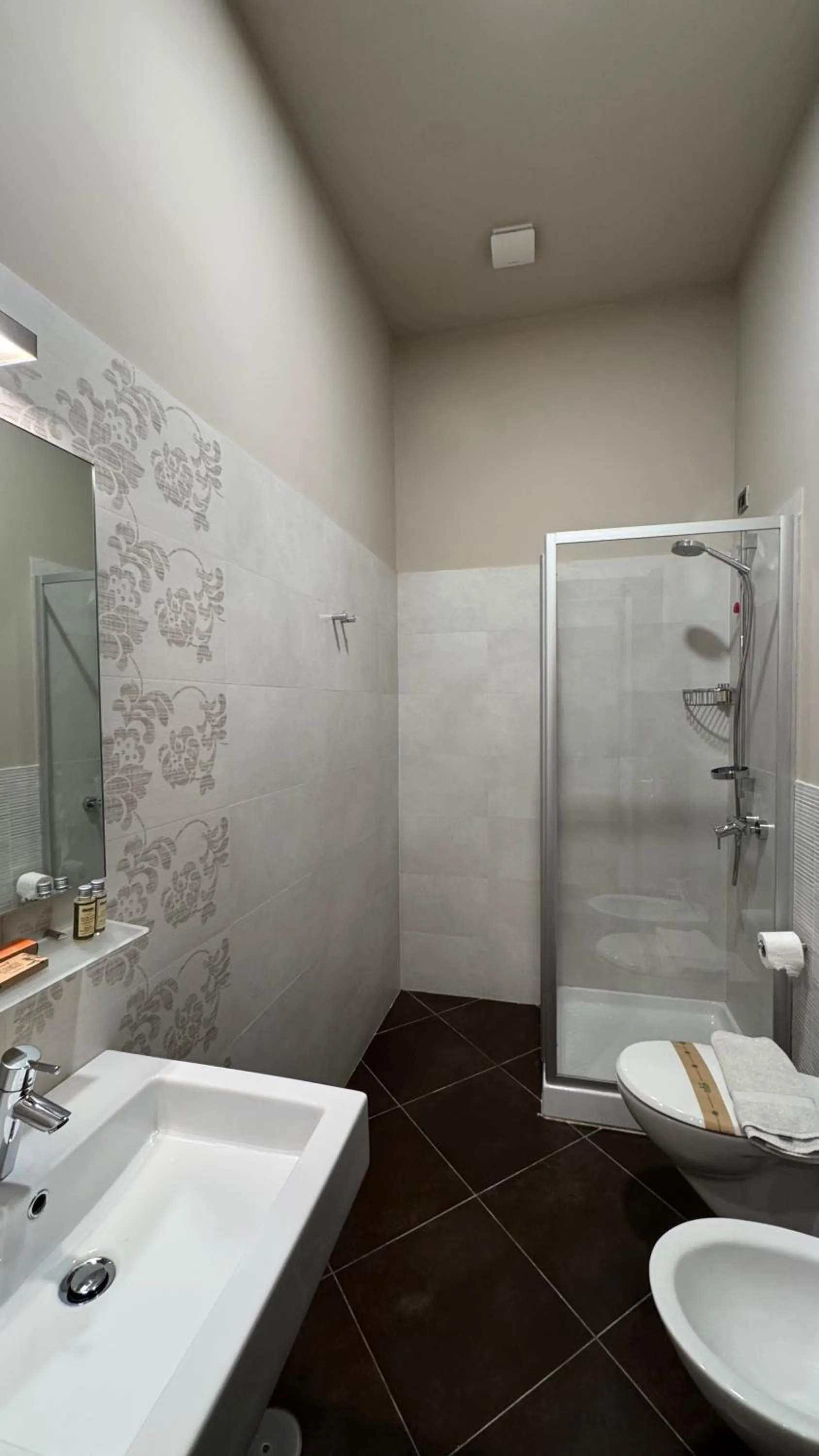 Shower in Tropicana Room