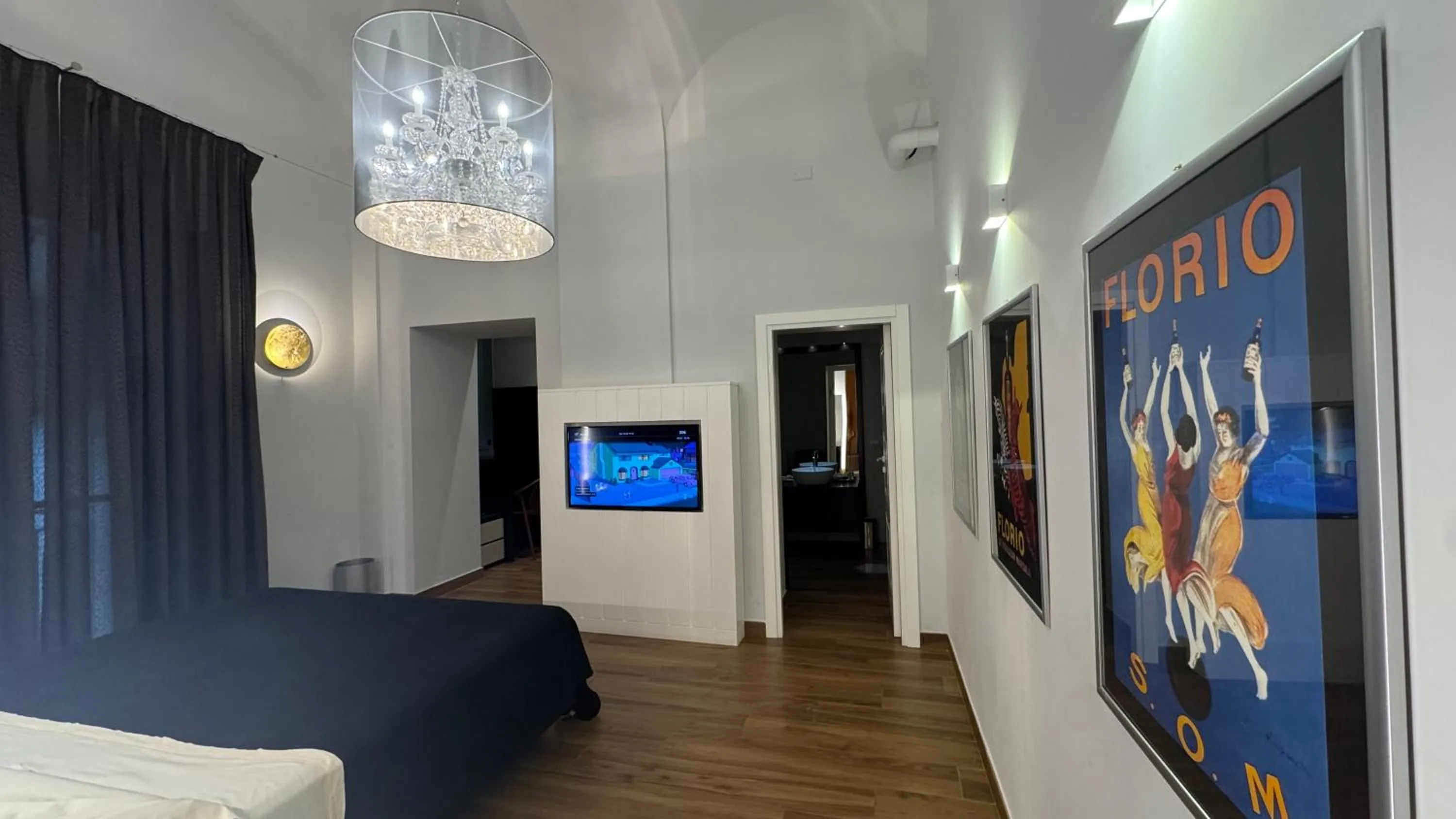 TV and multimedia, Bed in Tropicana Room