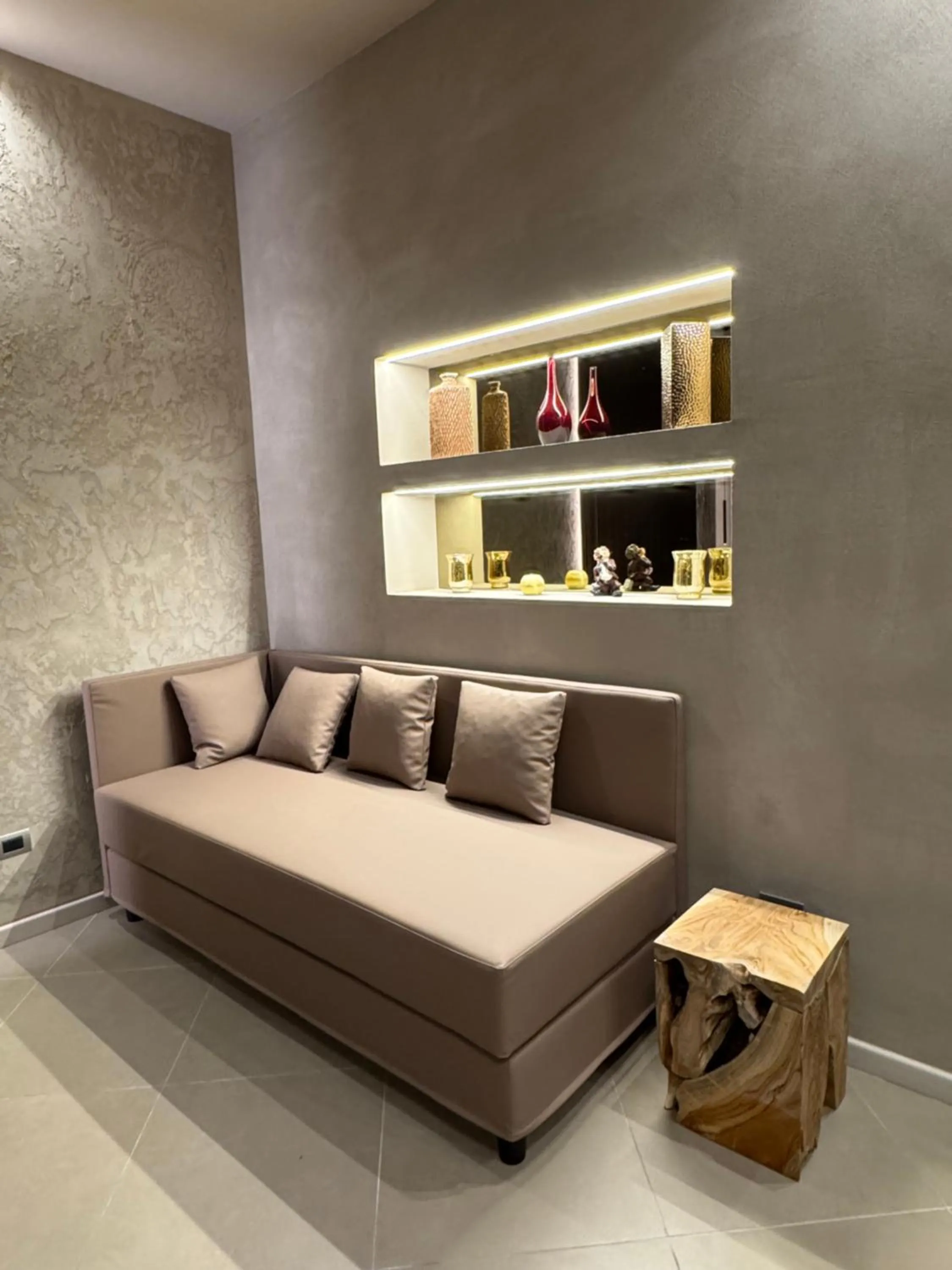 Living room in Tropicana Room