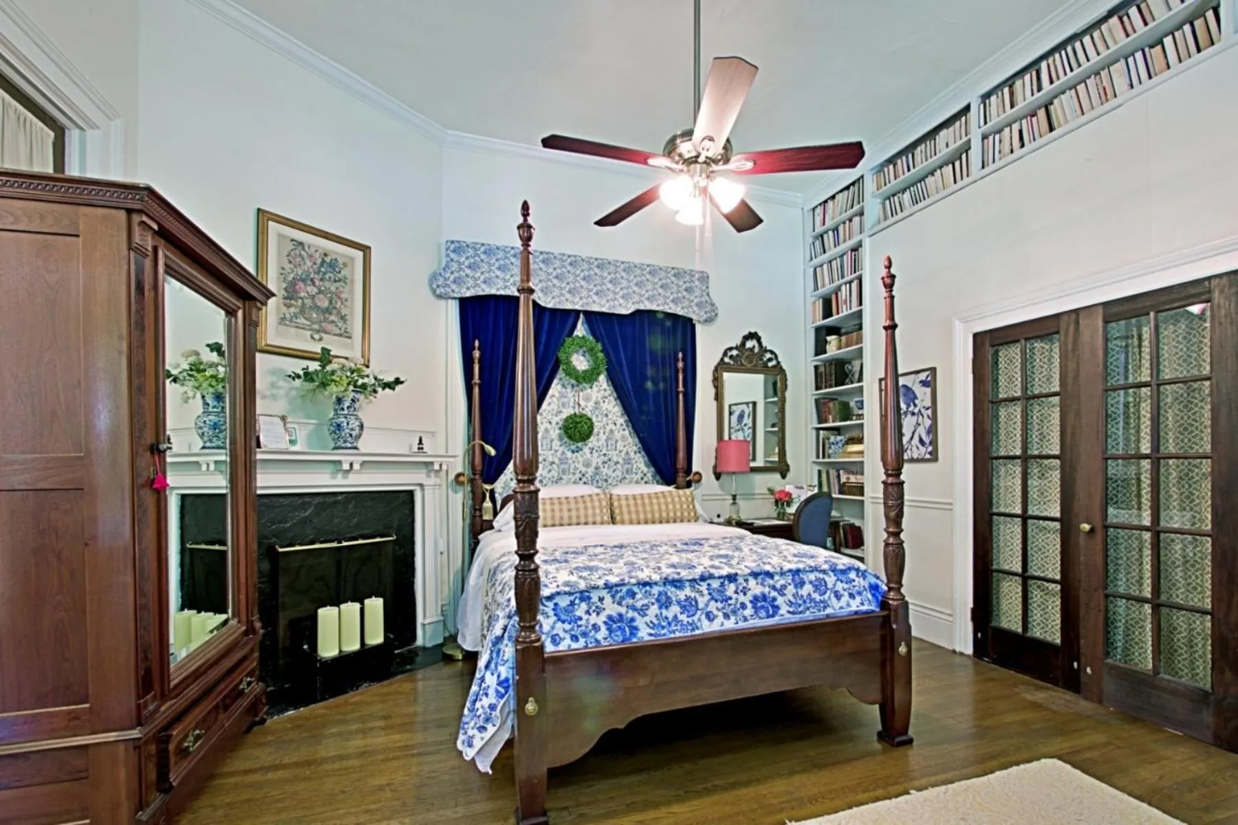 Photo of the whole room, Bed in Chesnut Cottage Inn