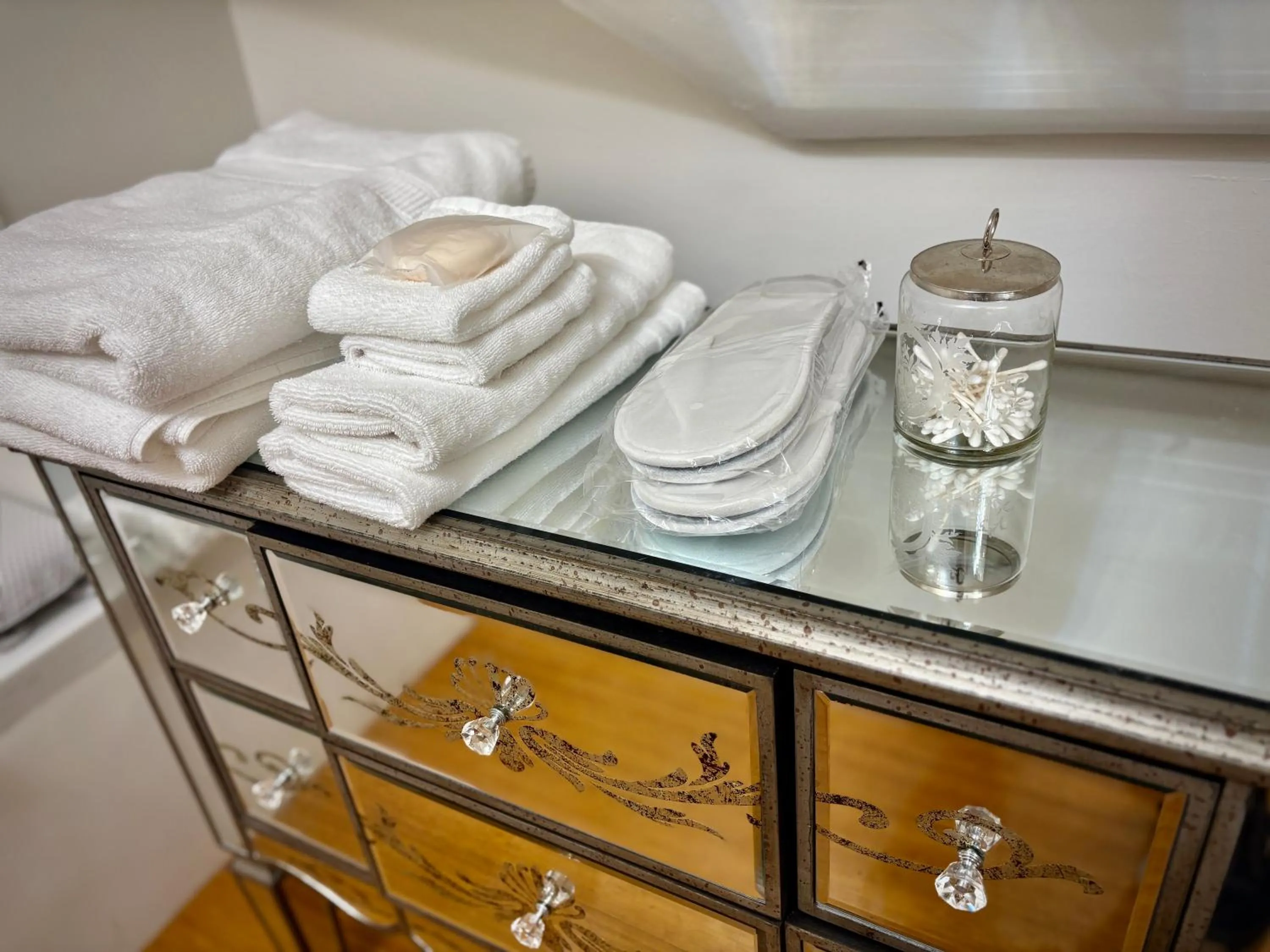 Bathroom in Chesnut Cottage Inn