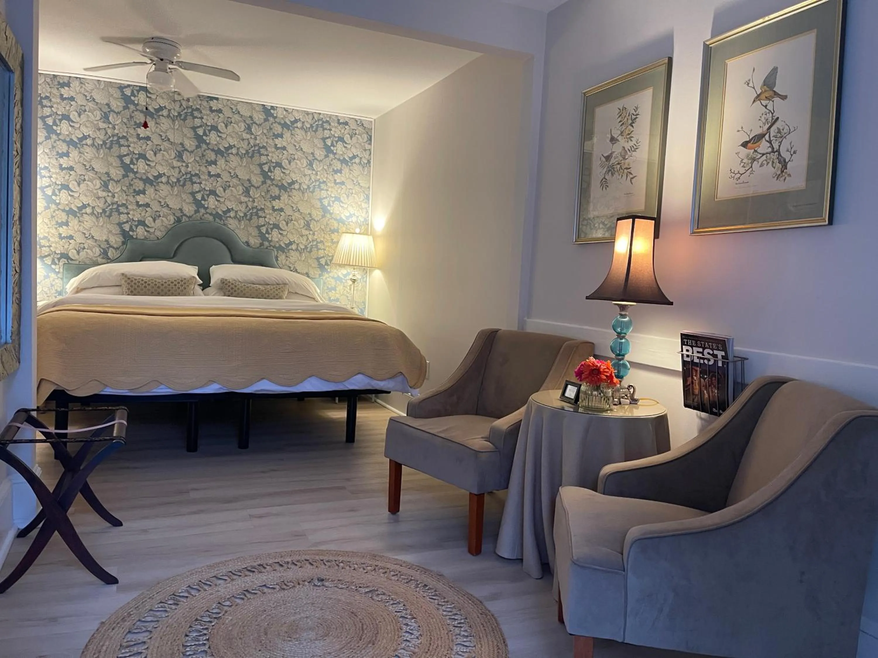 Bed in Chesnut Cottage Inn