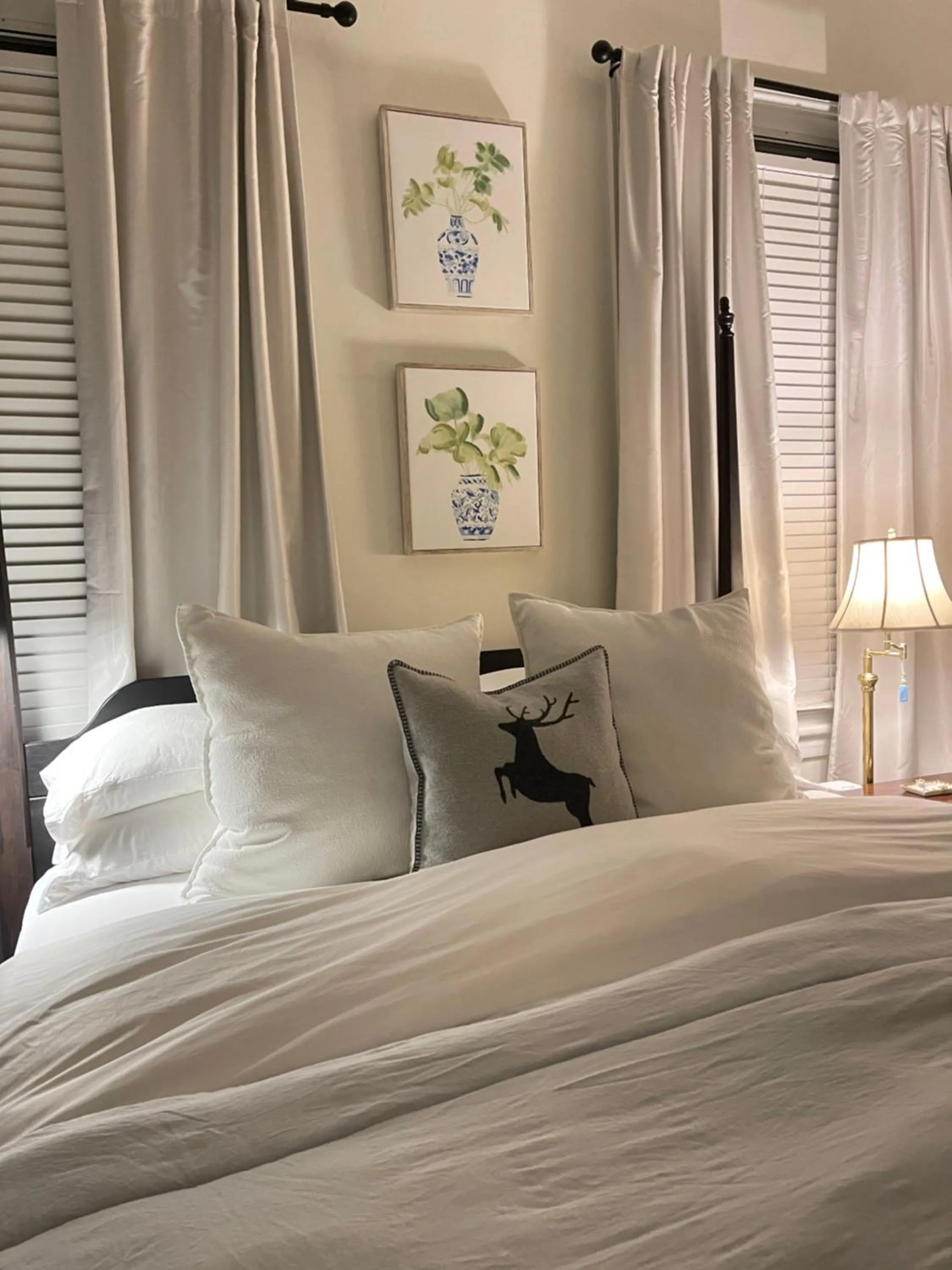 Bed in Chesnut Cottage Inn