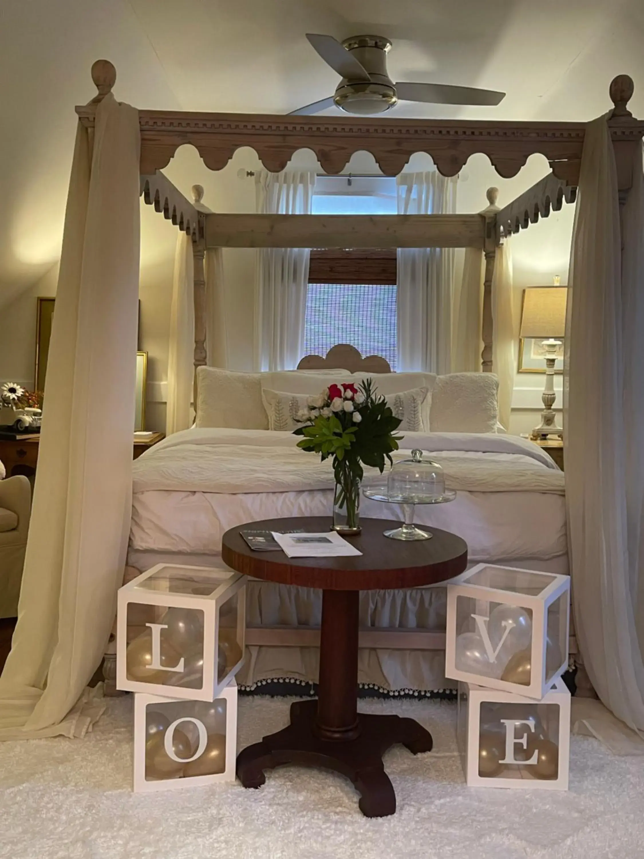 Deluxe King Suite - single occupancy in Chesnut Cottage Inn Deluxe King Suite - single occupancy in Chesnut Cottage Inn