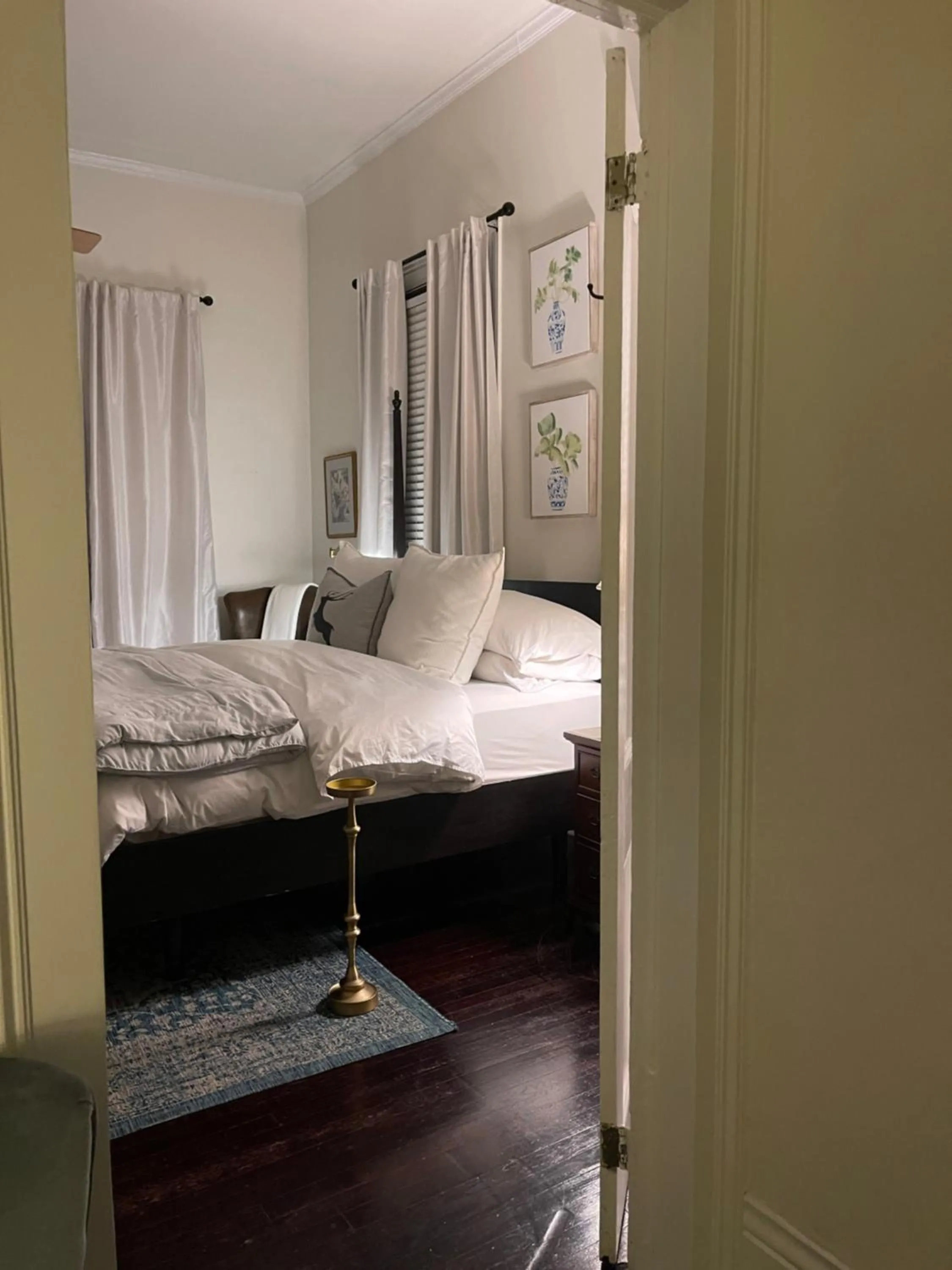 Bed in Chesnut Cottage Inn