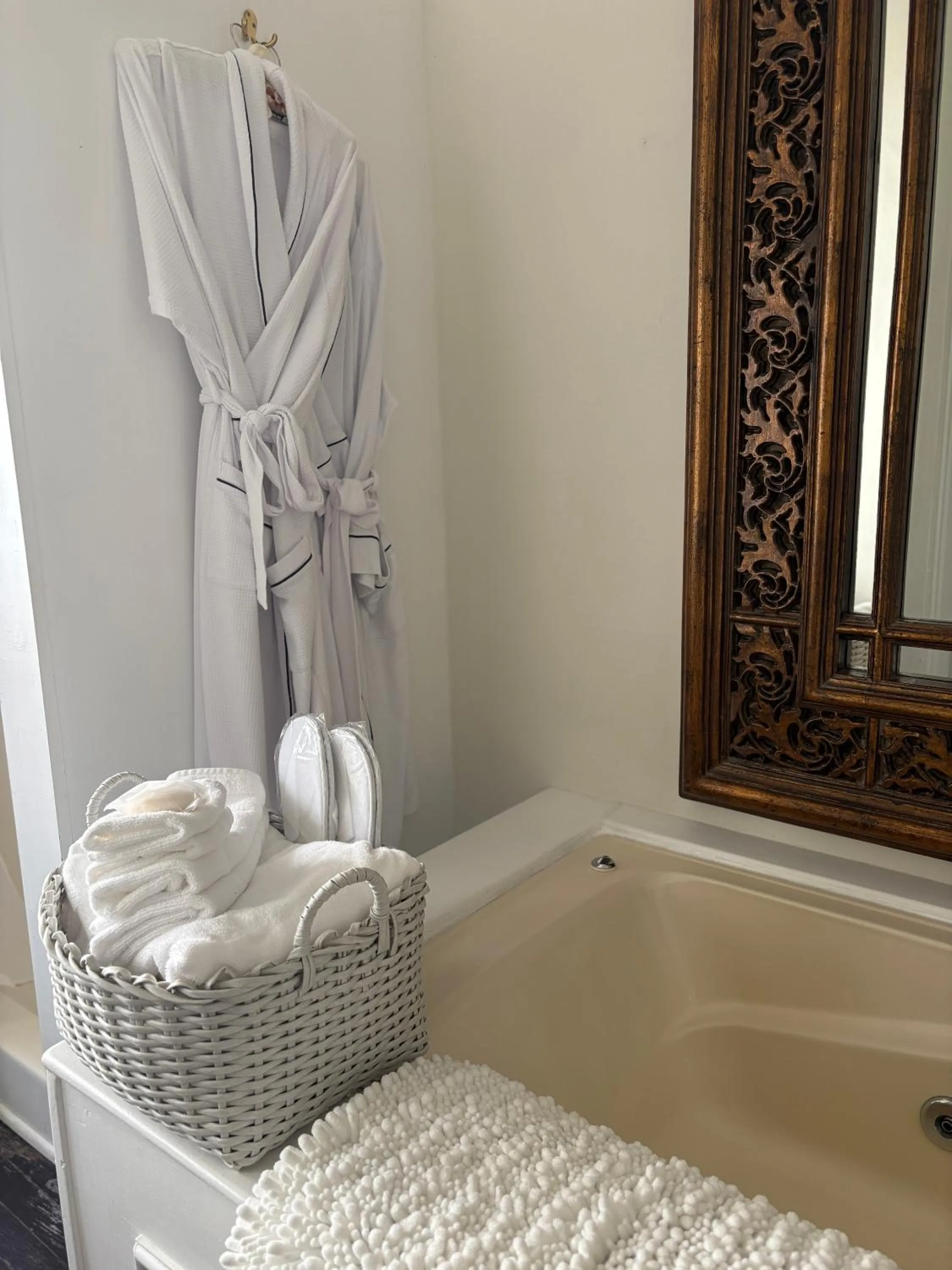 Bathroom in Chesnut Cottage Inn
