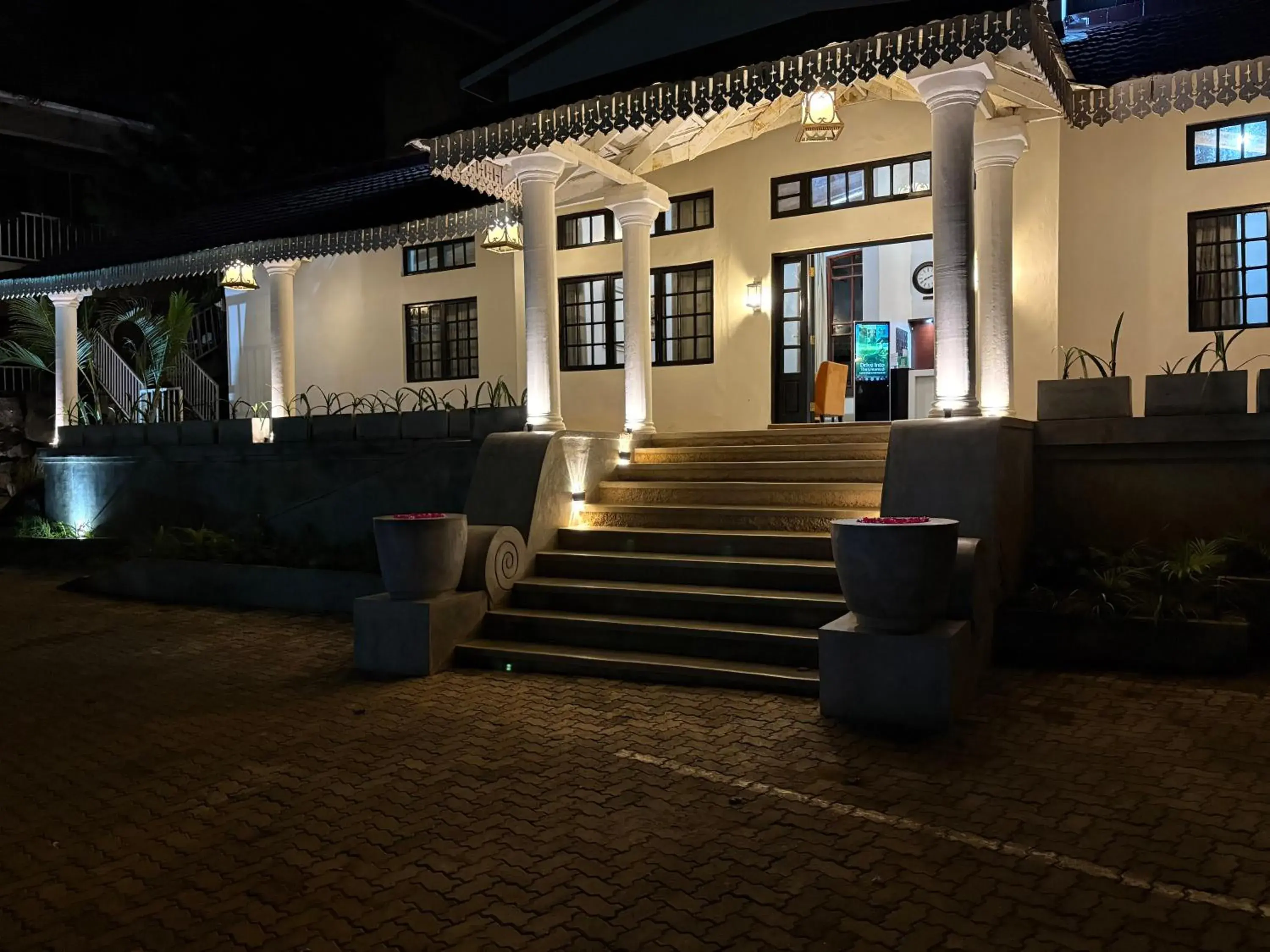 Property building in Serendib Suites and Conference Center Property building in Serendib Suites and Conference Center