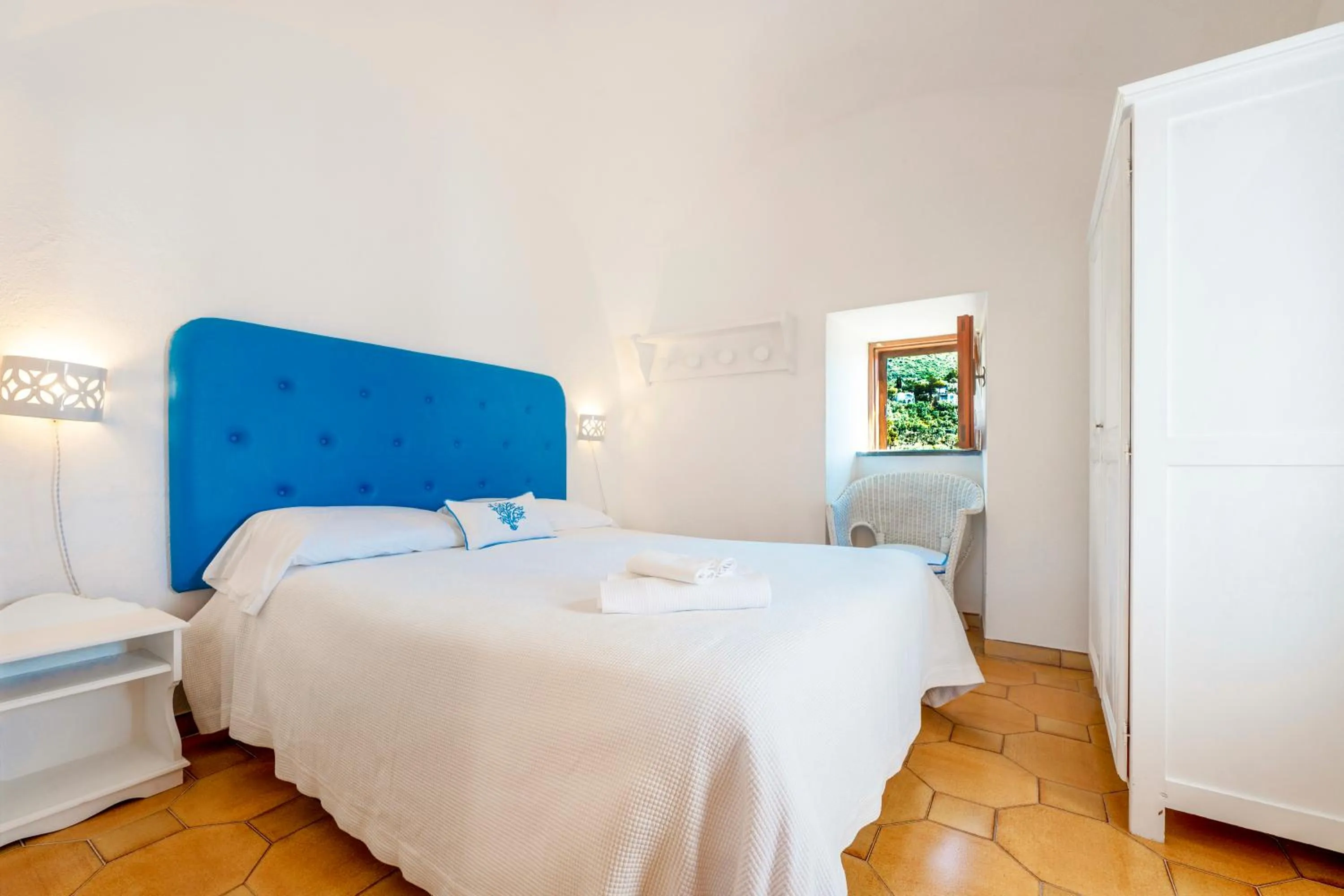 Bedroom, Bed in Marina del Cantone Chalet
