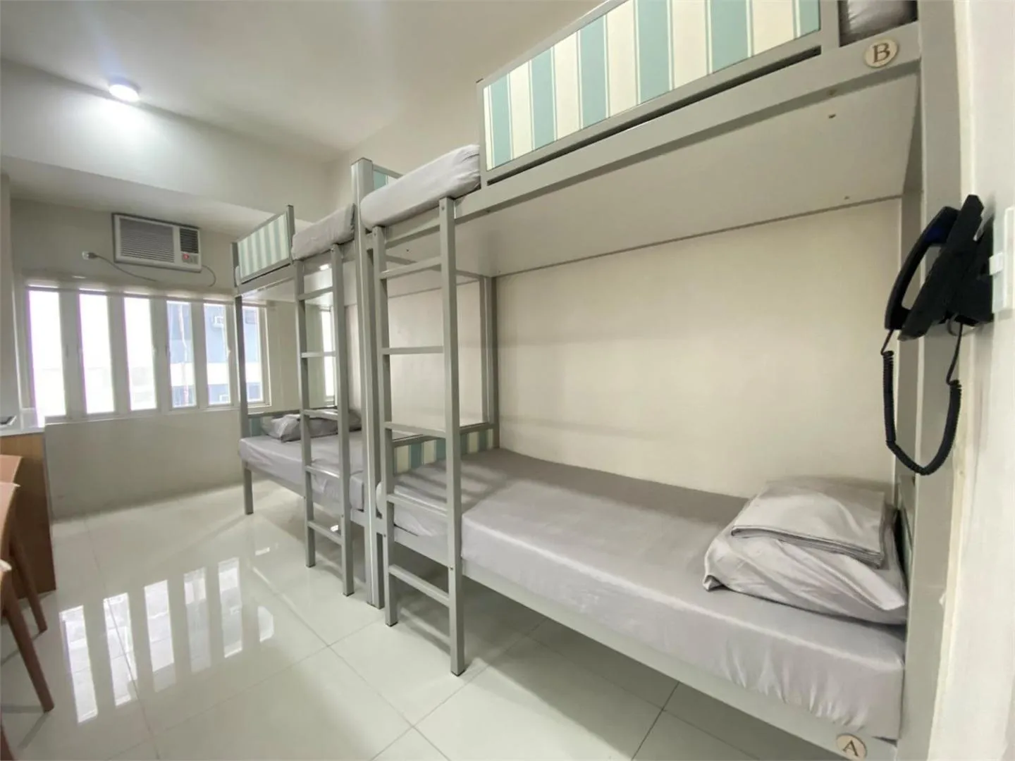 Photo of the whole room, Bed in UHome Lacson