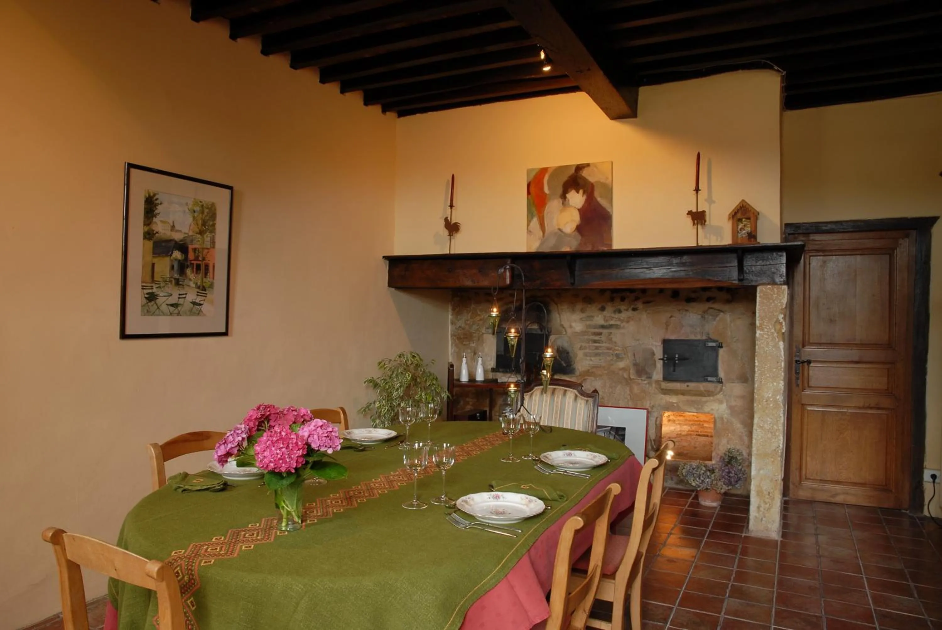 Restaurant/places to eat in A la Vie Douce