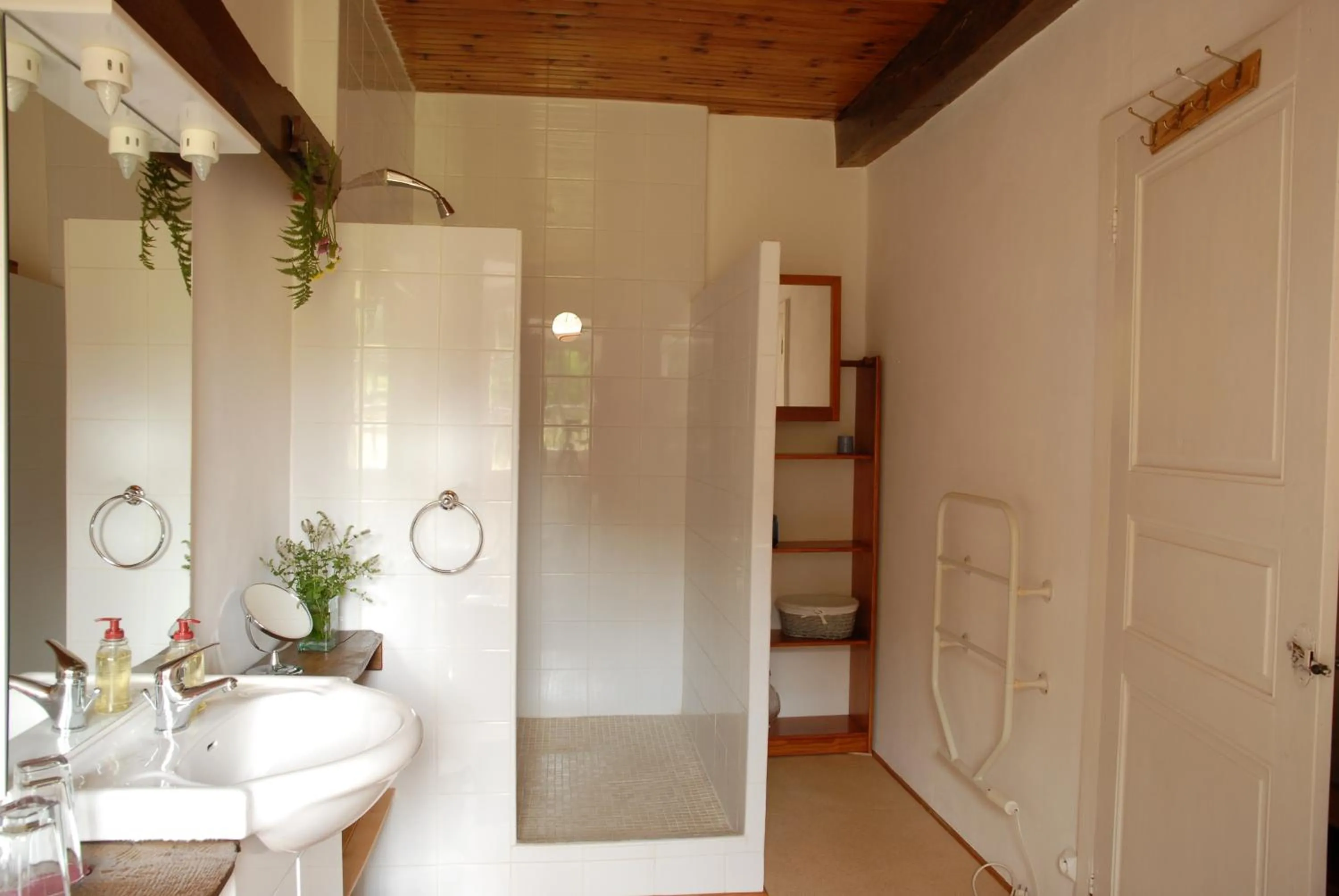 Shower in A la Vie Douce