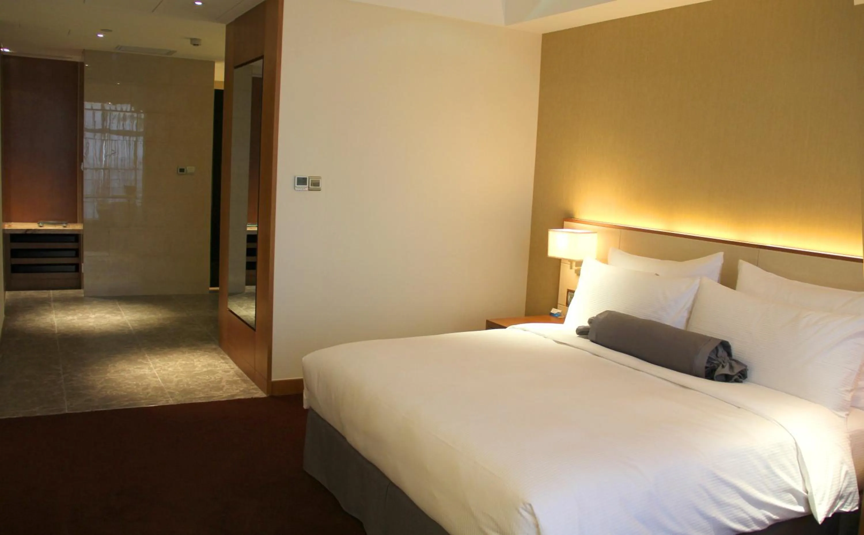 Bedroom, Bed in Radisson Blu Hotel Kashgar