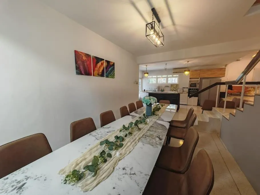 Seating area in Taman Duta KL Deluxe Villa by uBook