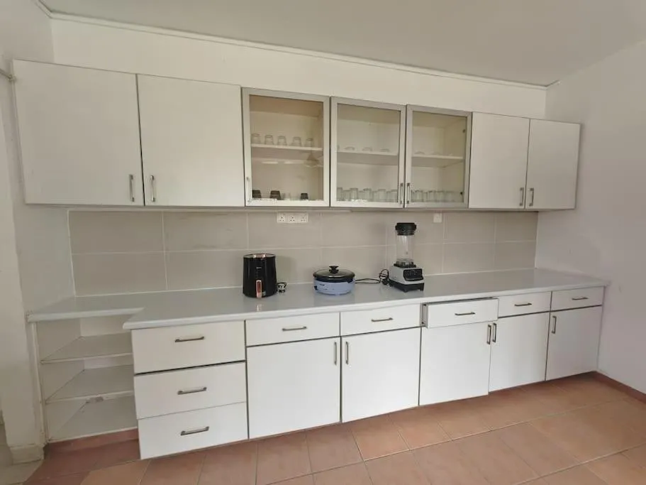 Kitchen or kitchenette in Taman Duta KL Deluxe Villa by uBook