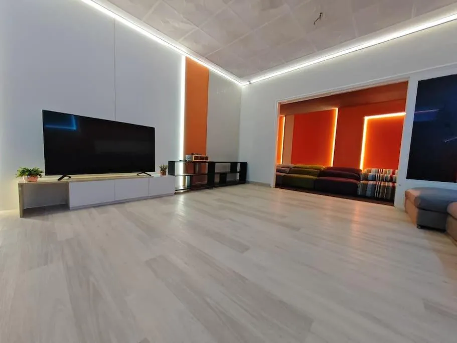 TV and multimedia in Taman Duta KL Deluxe Villa by uBook