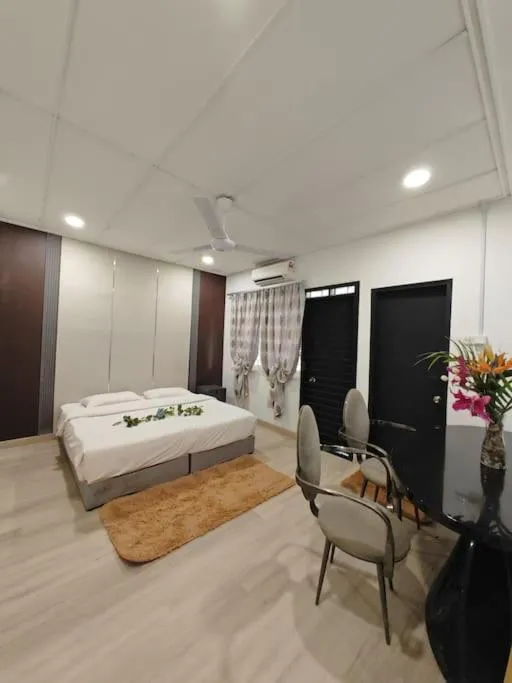 Bed in Taman Duta KL Deluxe Villa by uBook